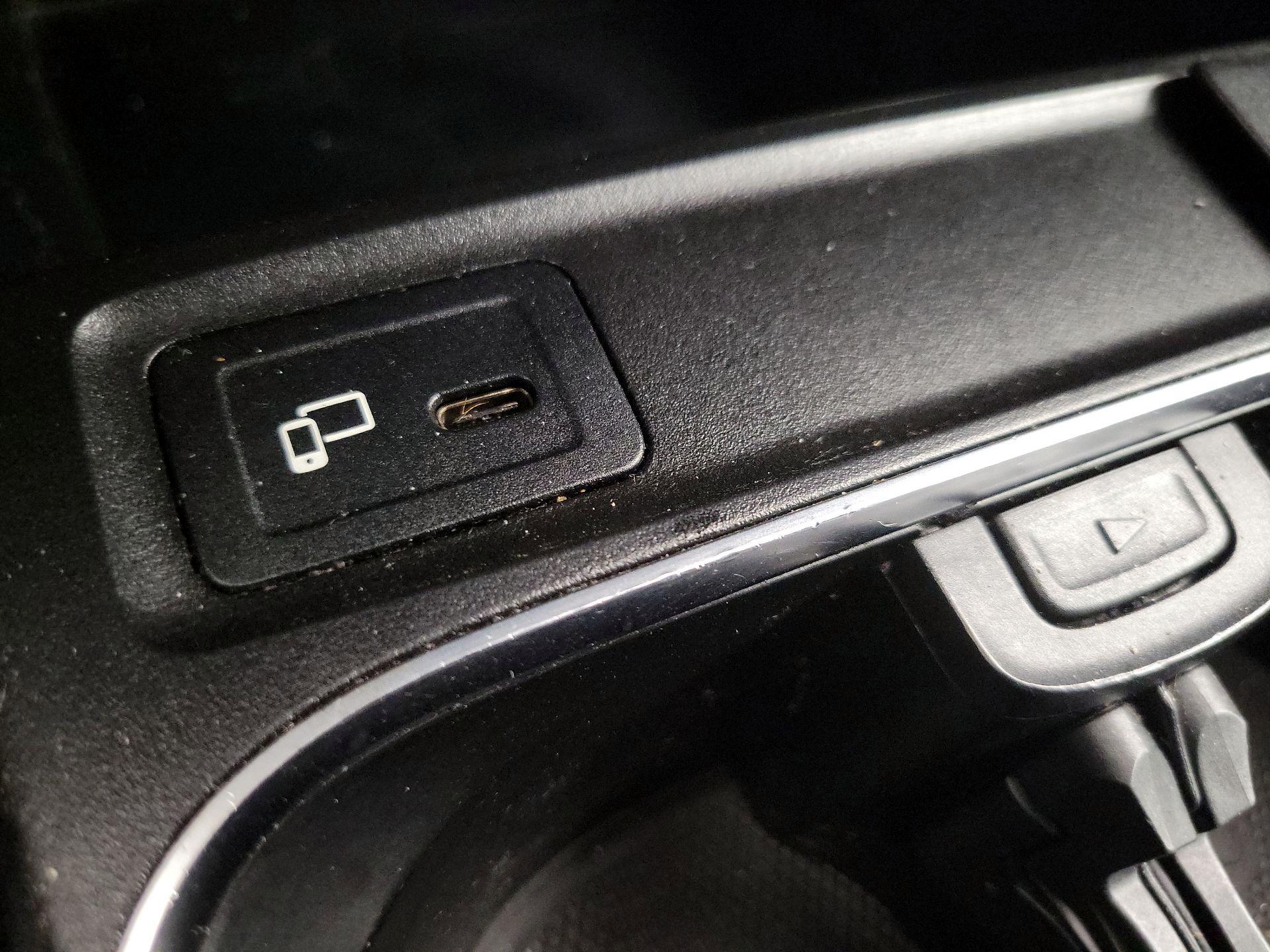 Thumbnail: 2022 Mercedes-Benz GLB - 19