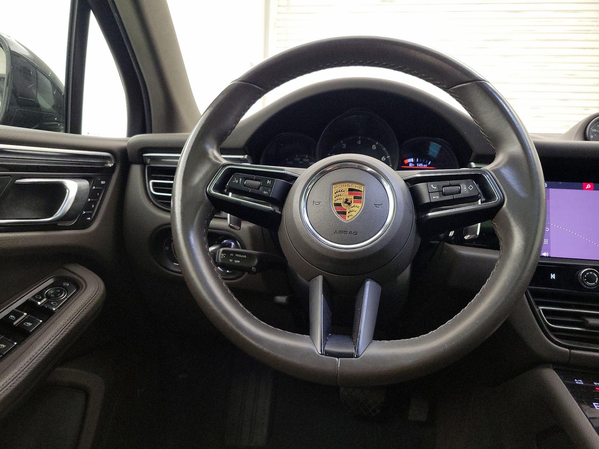 Thumbnail: 2022 Porsche Macan - 10