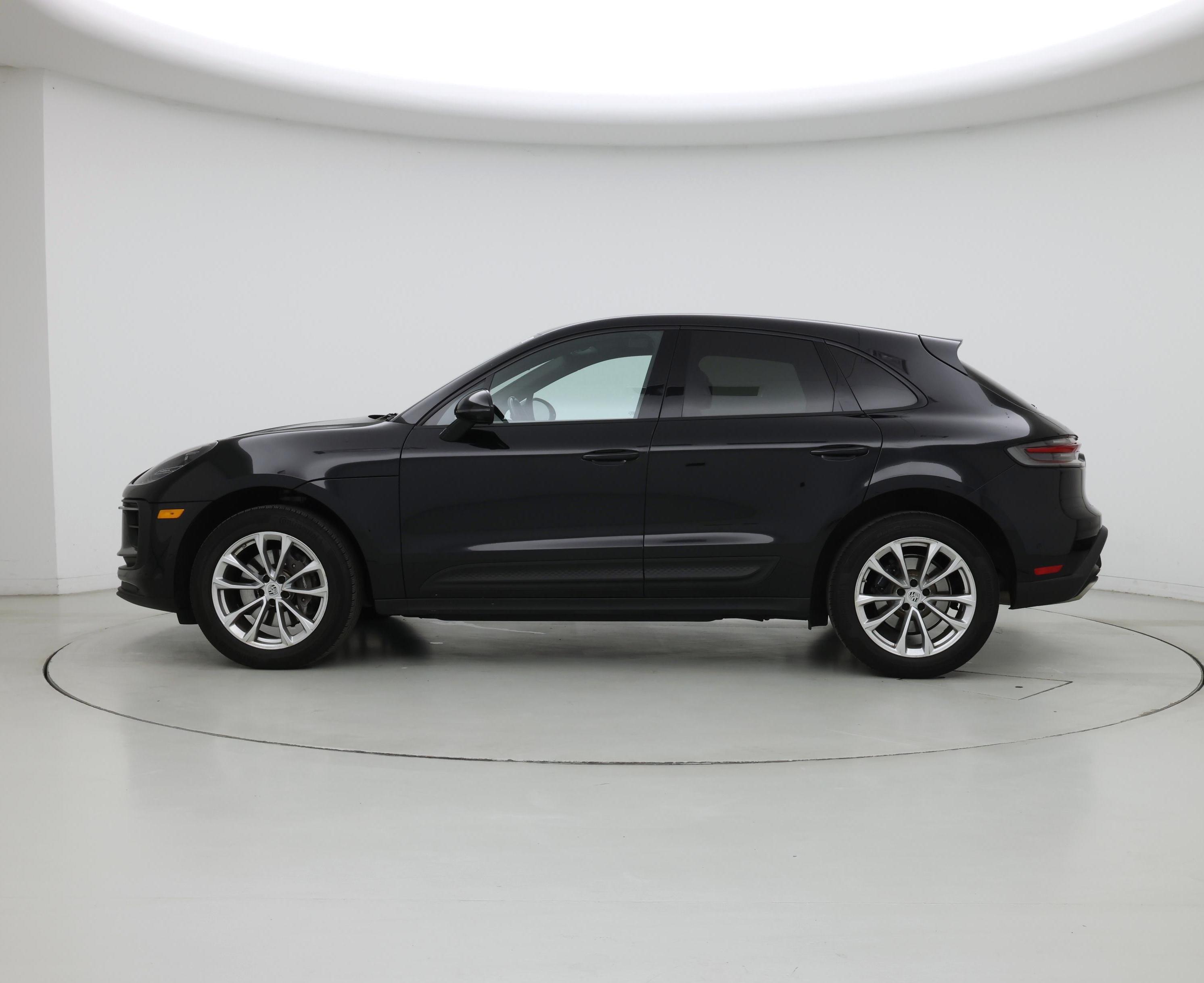 Thumbnail: 2022 Porsche Macan - 3