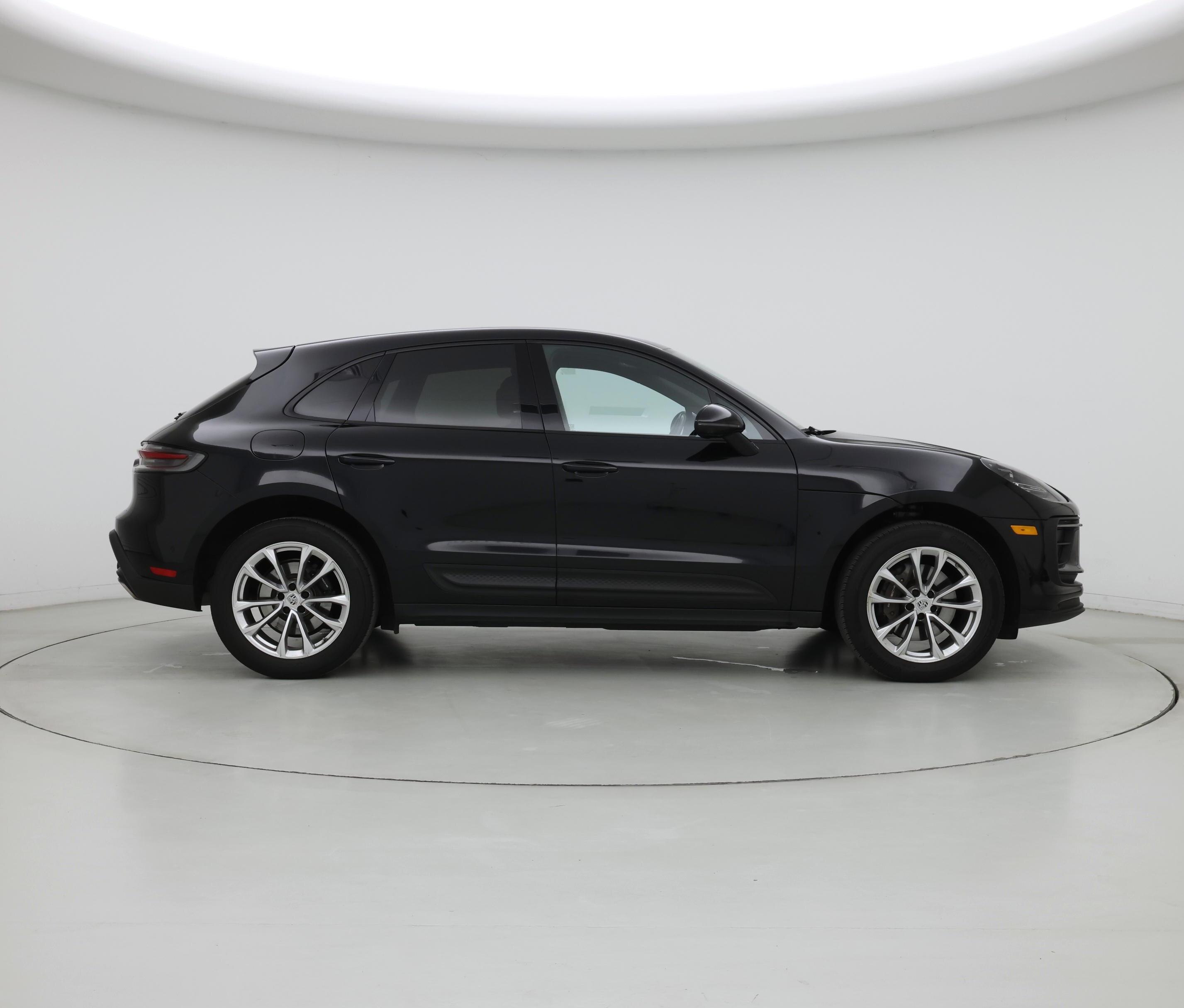 Thumbnail: 2022 Porsche Macan - 7