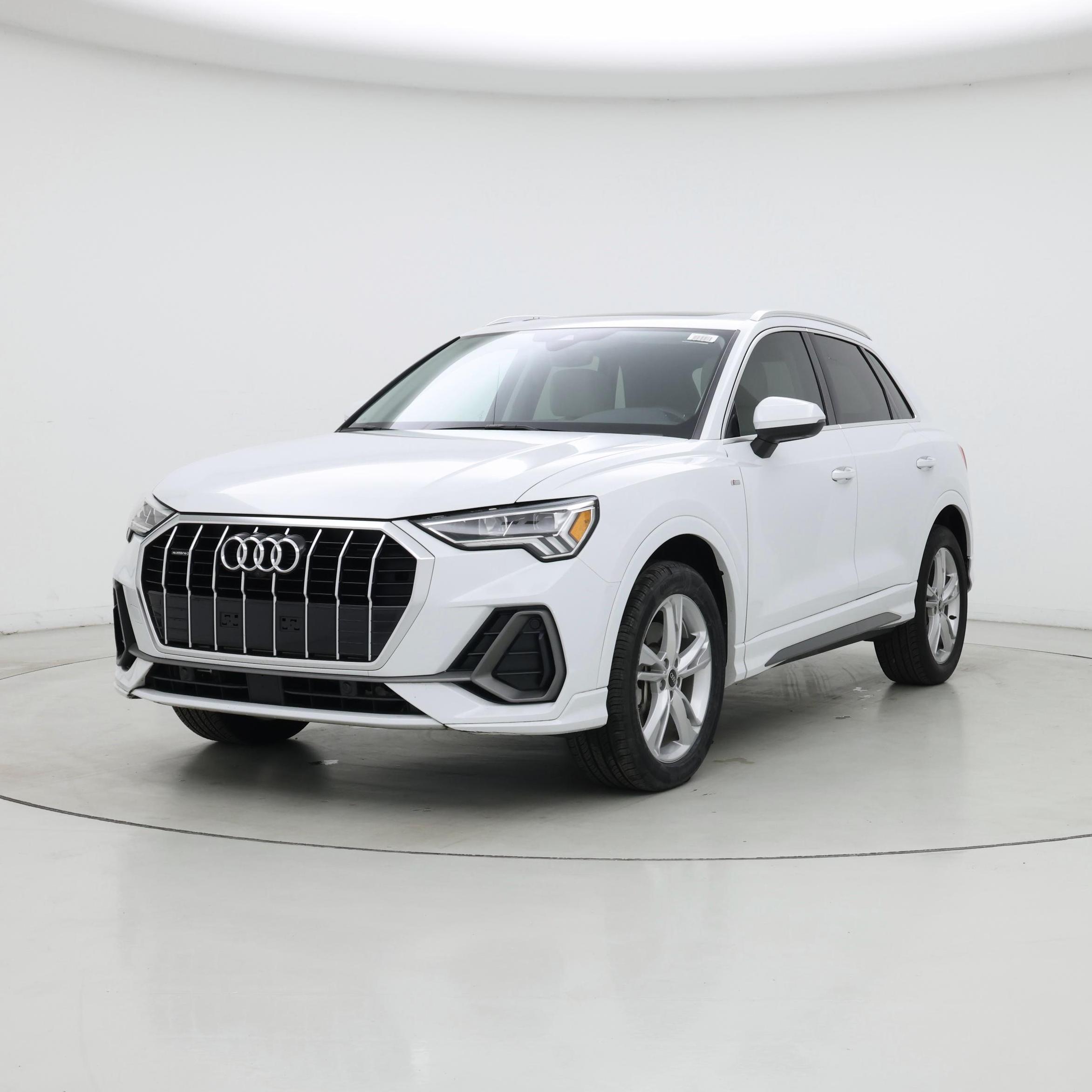 Thumbnail: 2022 Audi Q3 - 4