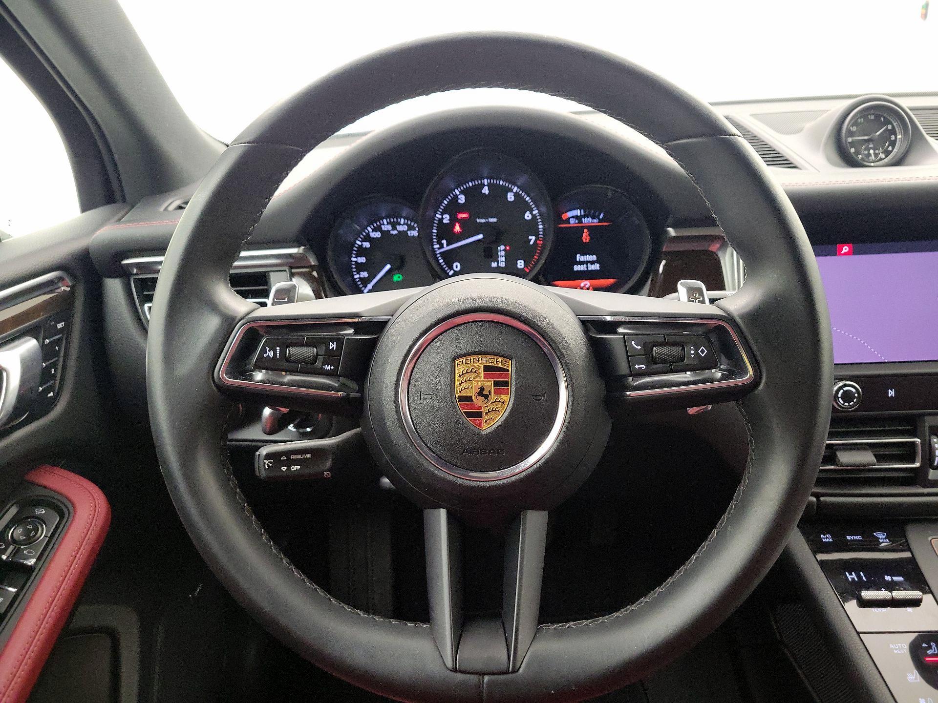 Thumbnail: 2022 Porsche Macan - 10