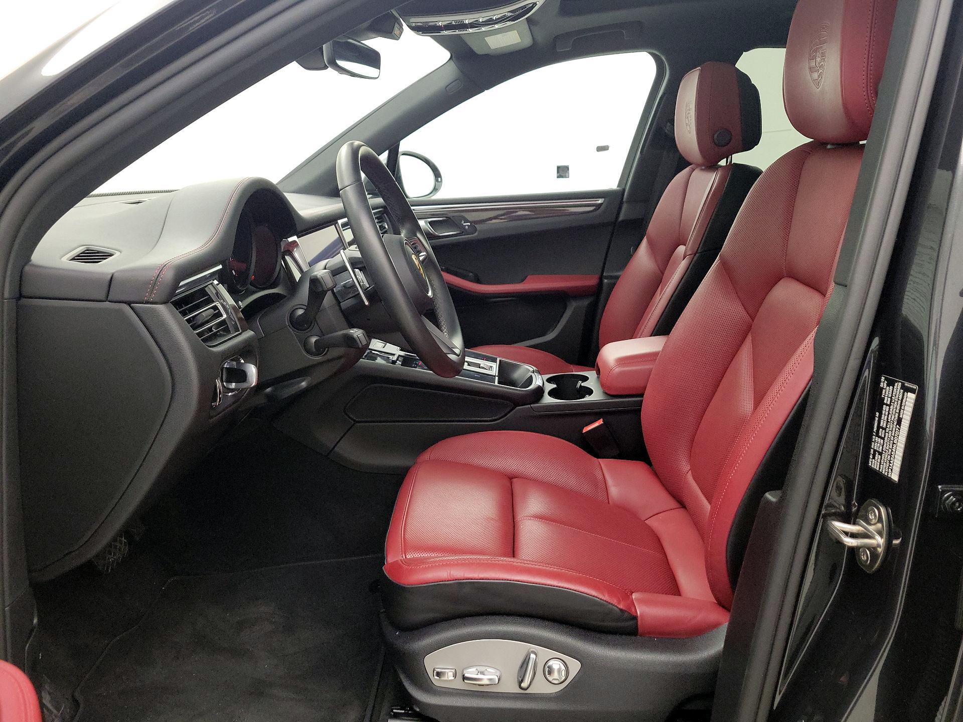 Thumbnail: 2022 Porsche Macan - 11