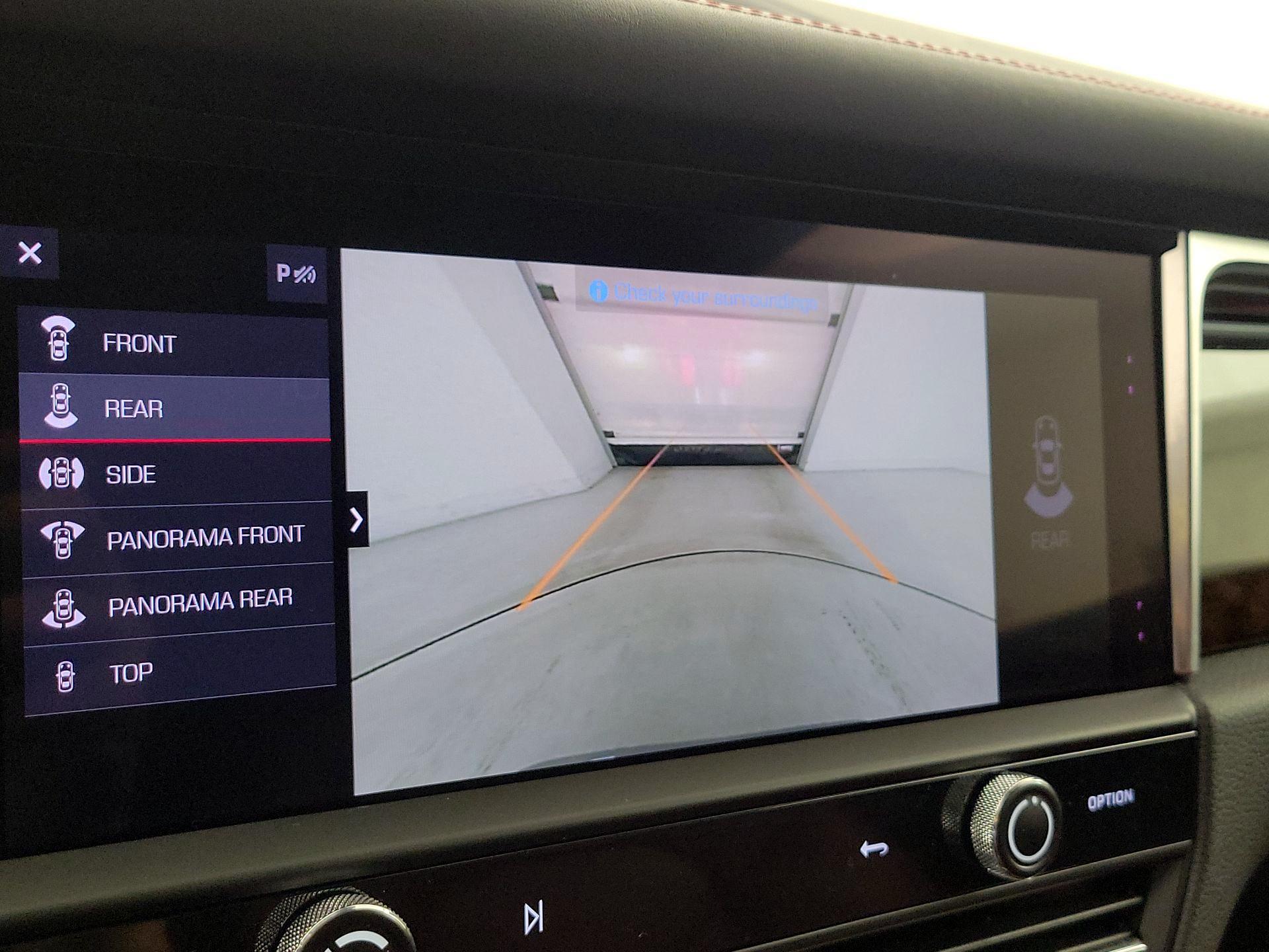 Thumbnail: 2022 Porsche Macan - 15