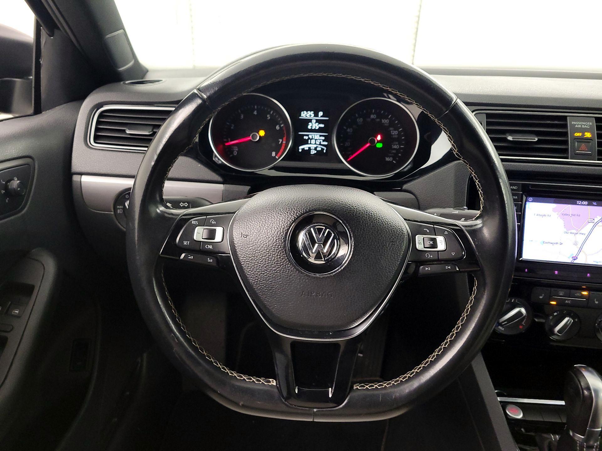 Thumbnail: 2016 Volkswagen Jetta - 10