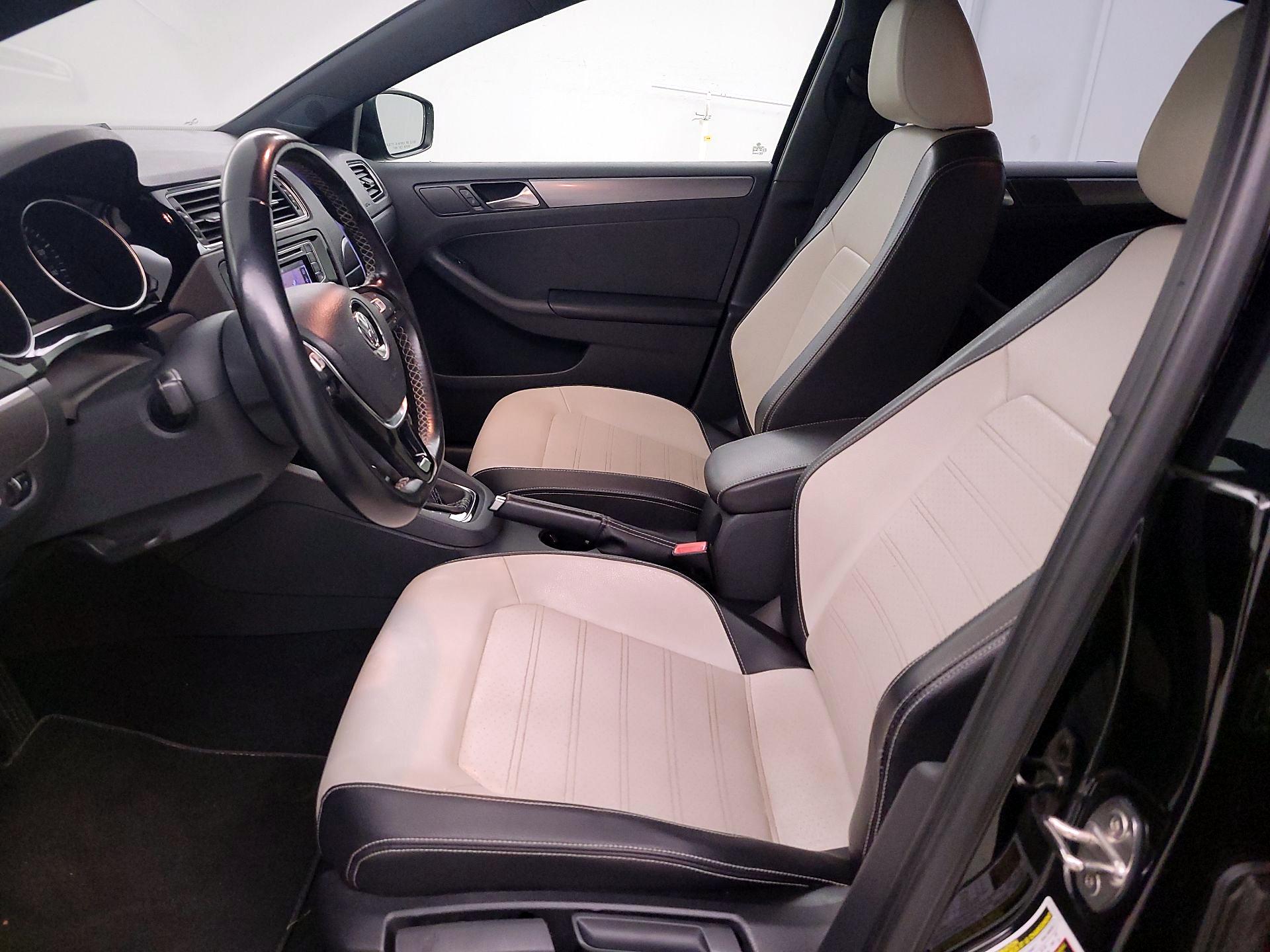 Thumbnail: 2016 Volkswagen Jetta - 11