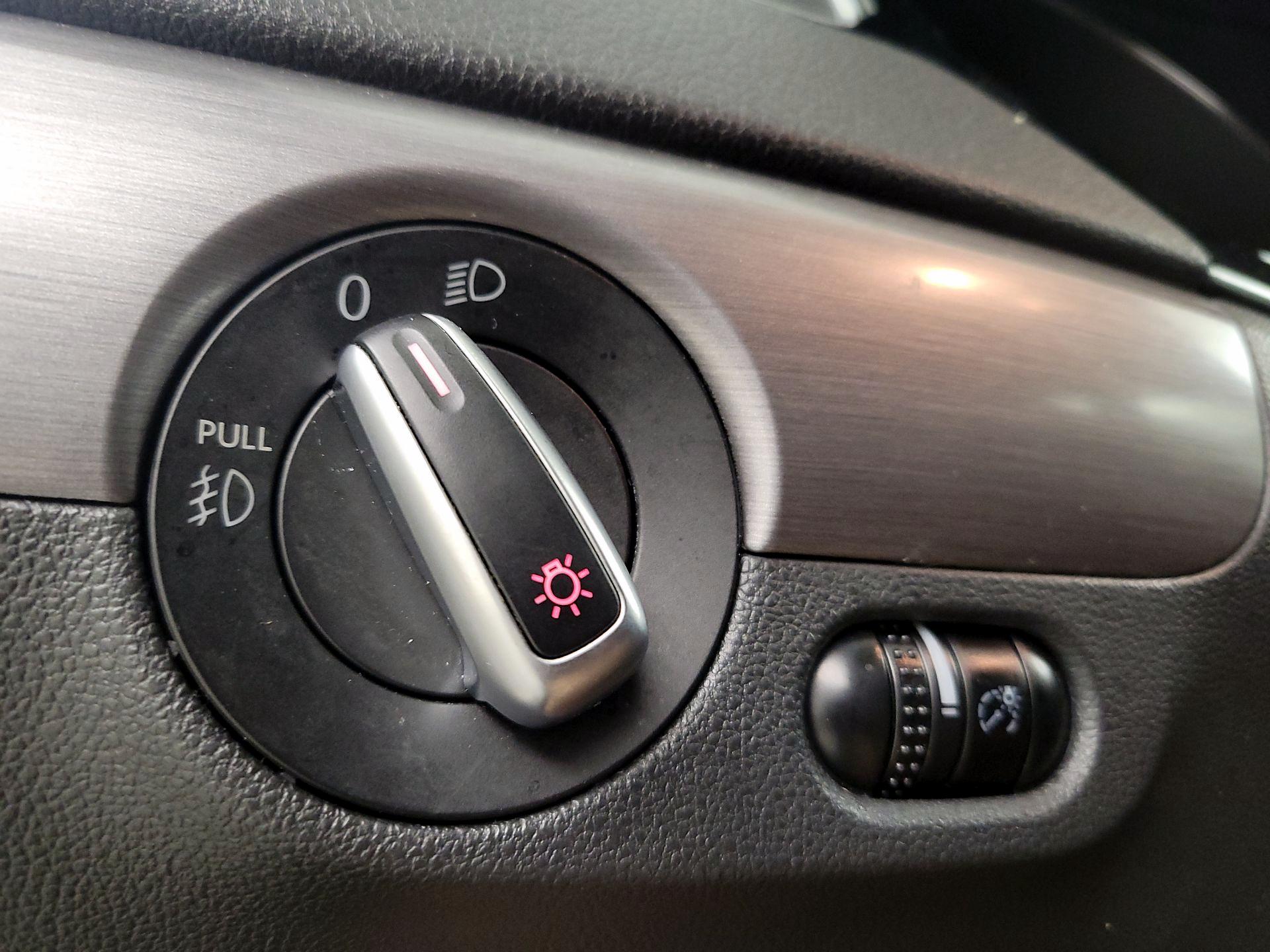 Thumbnail: 2016 Volkswagen Jetta - 13