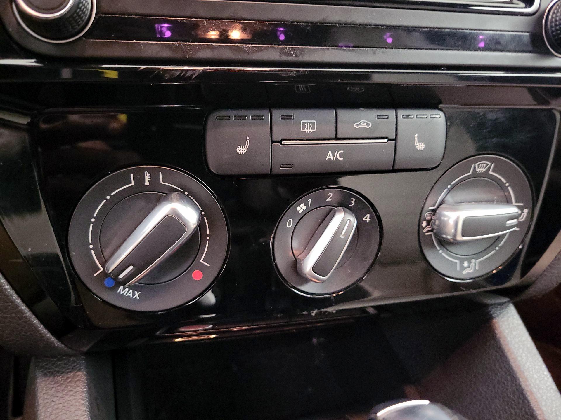 Thumbnail: 2016 Volkswagen Jetta - 17