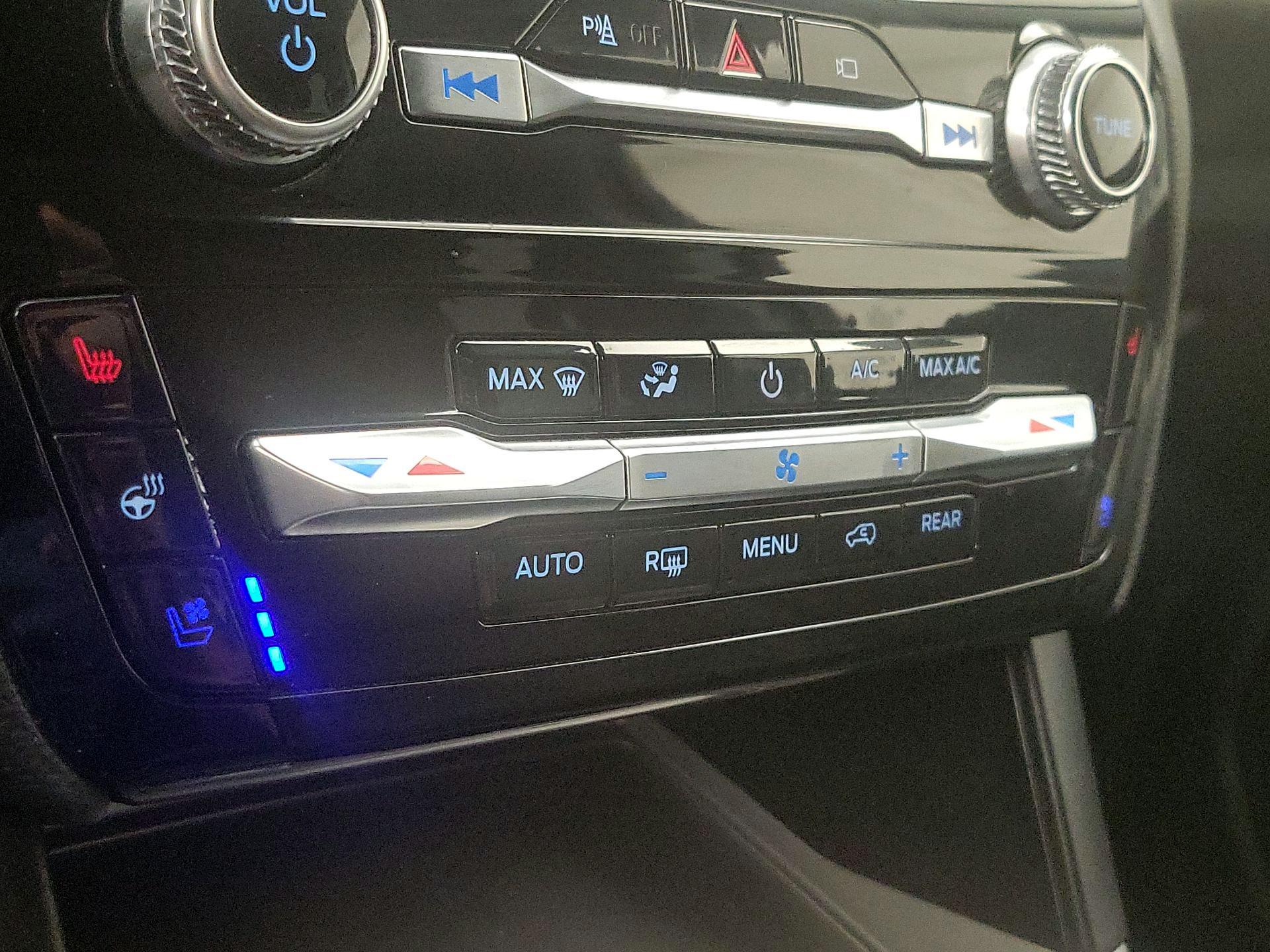 Thumbnail: 2023 Ford Explorer - 16