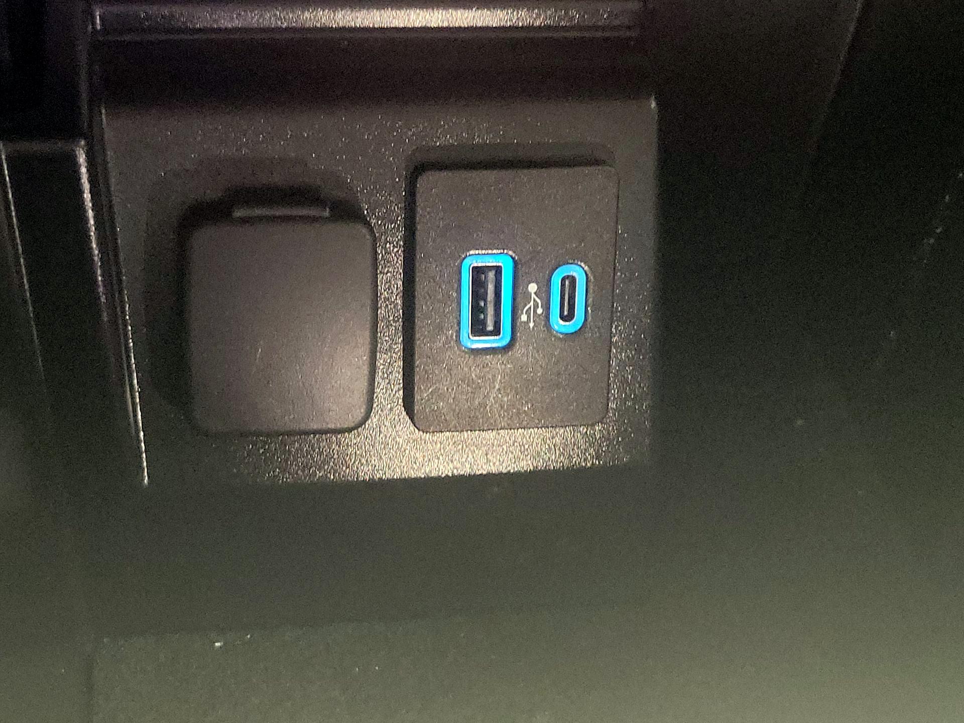 Thumbnail: 2023 Ford Explorer - 18