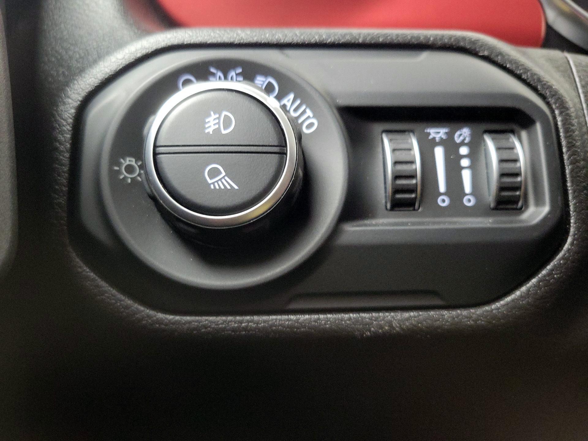 Thumbnail: 2020 Jeep Gladiator - 13