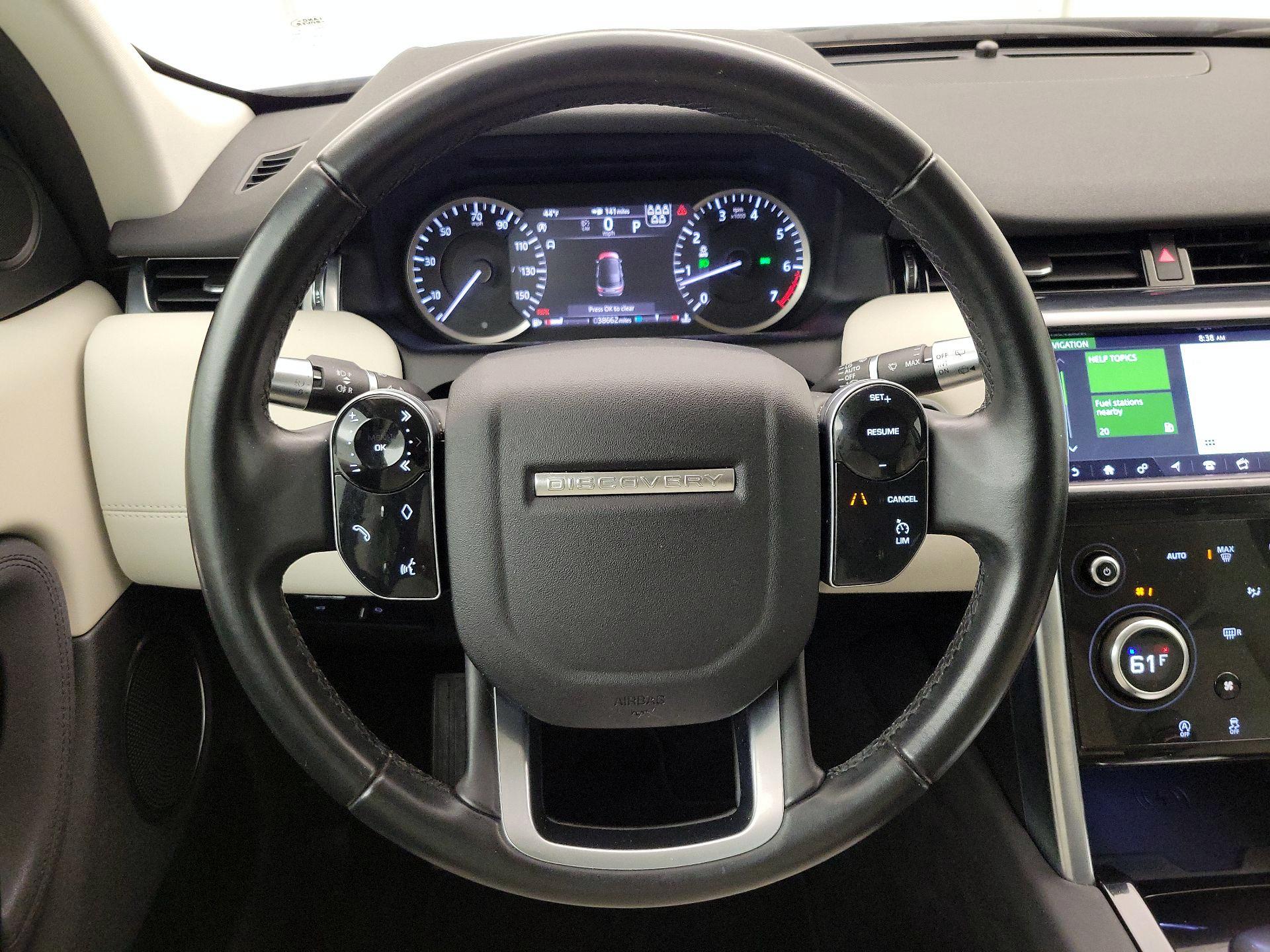 Thumbnail: 2020 Land Rover Discovery Sport - 10