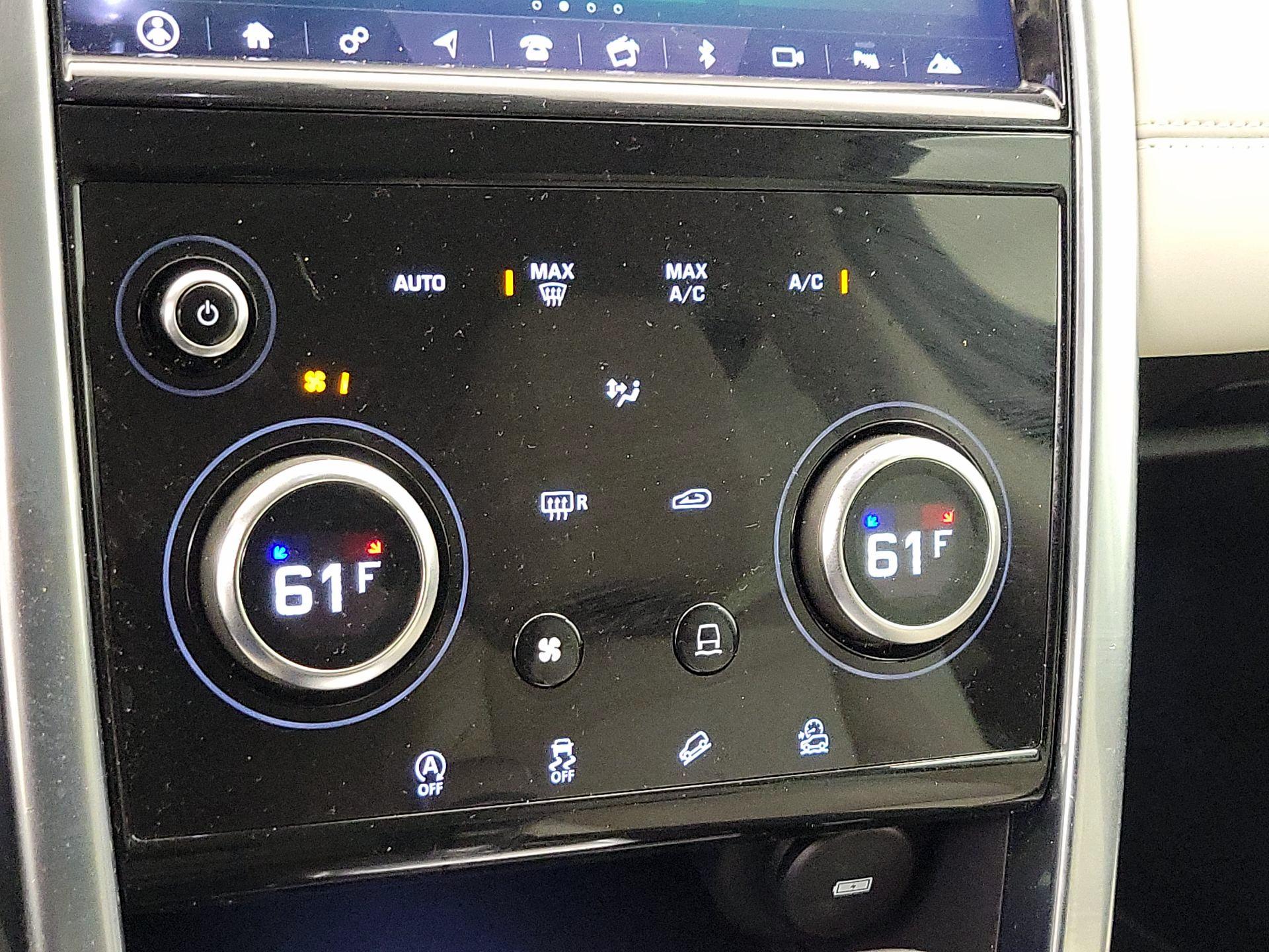 Thumbnail: 2020 Land Rover Discovery Sport - 17