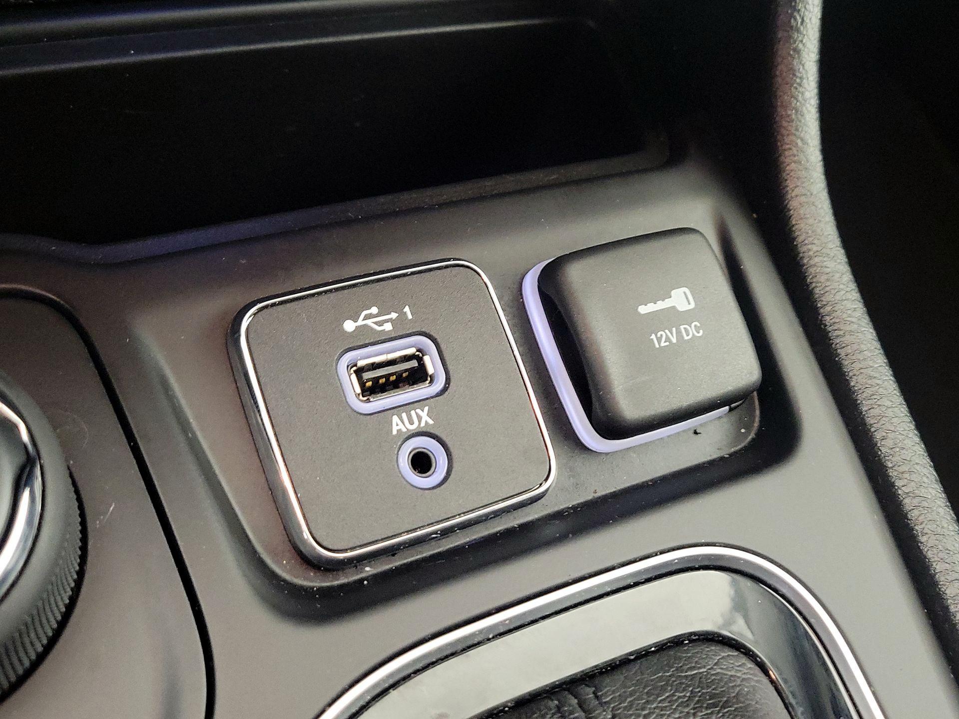 Thumbnail: 2020 Jeep Cherokee - 18