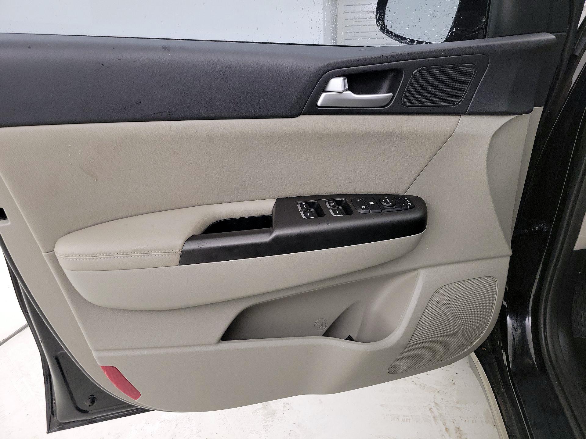 Thumbnail: 2021 Kia Sportage - 12