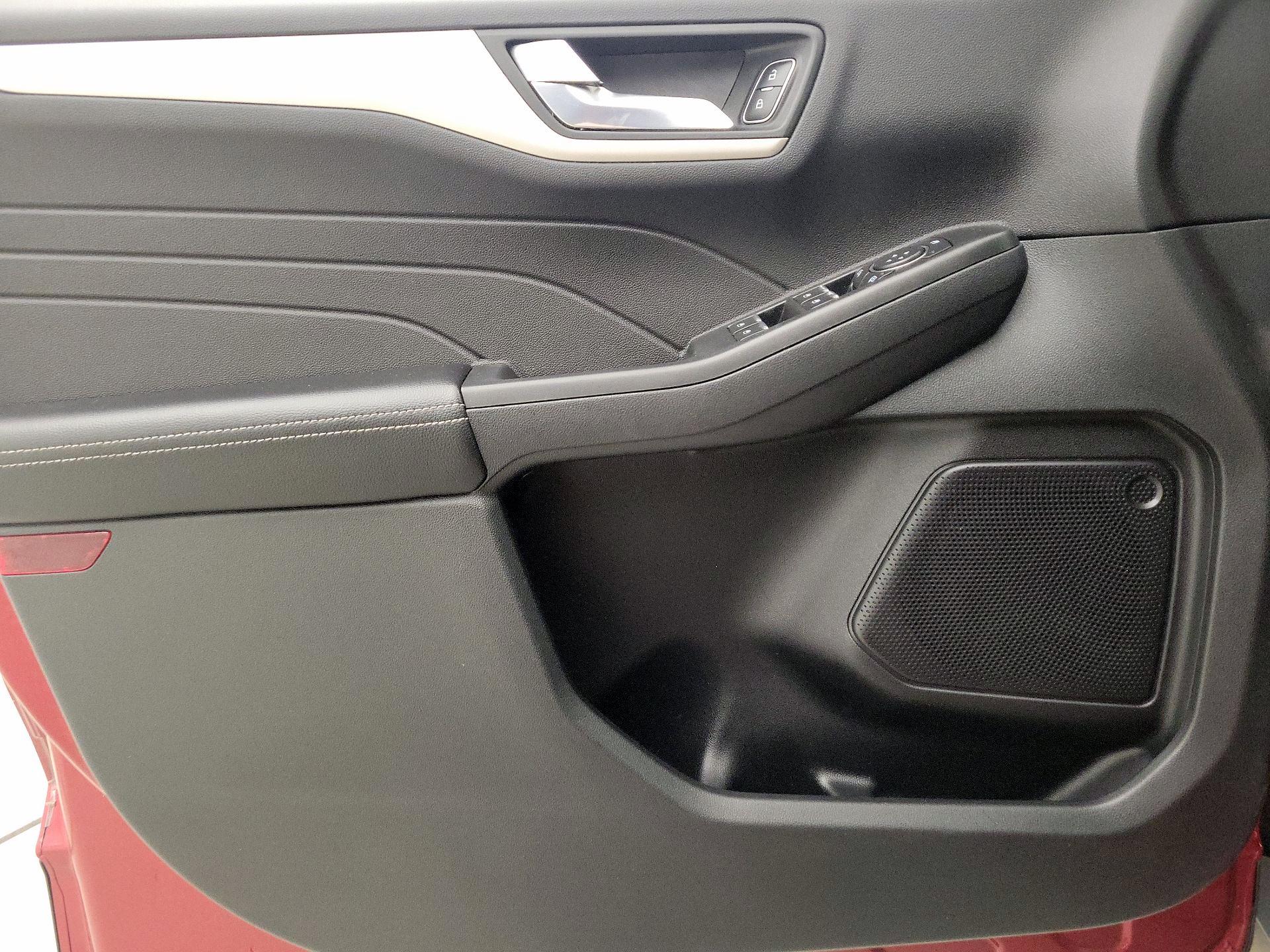 Thumbnail: 2021 Ford Escape - 12