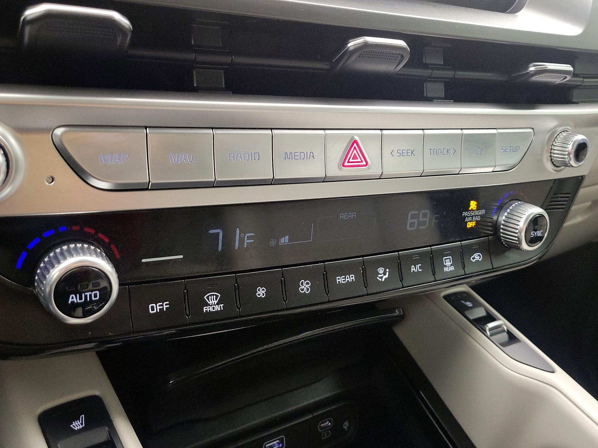 Thumbnail: 2023 Kia Telluride - 17