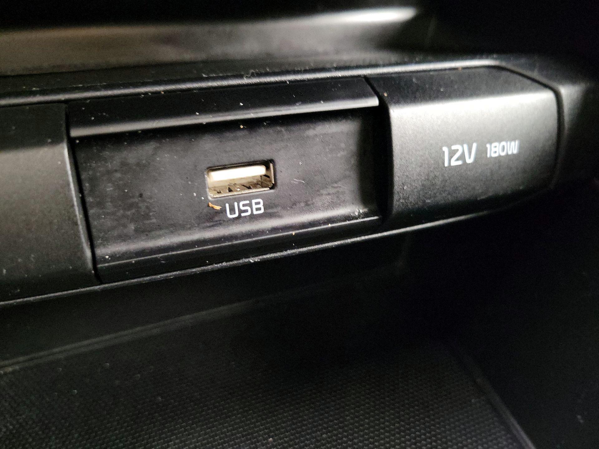 Thumbnail: 2023 Kia Rio - 18