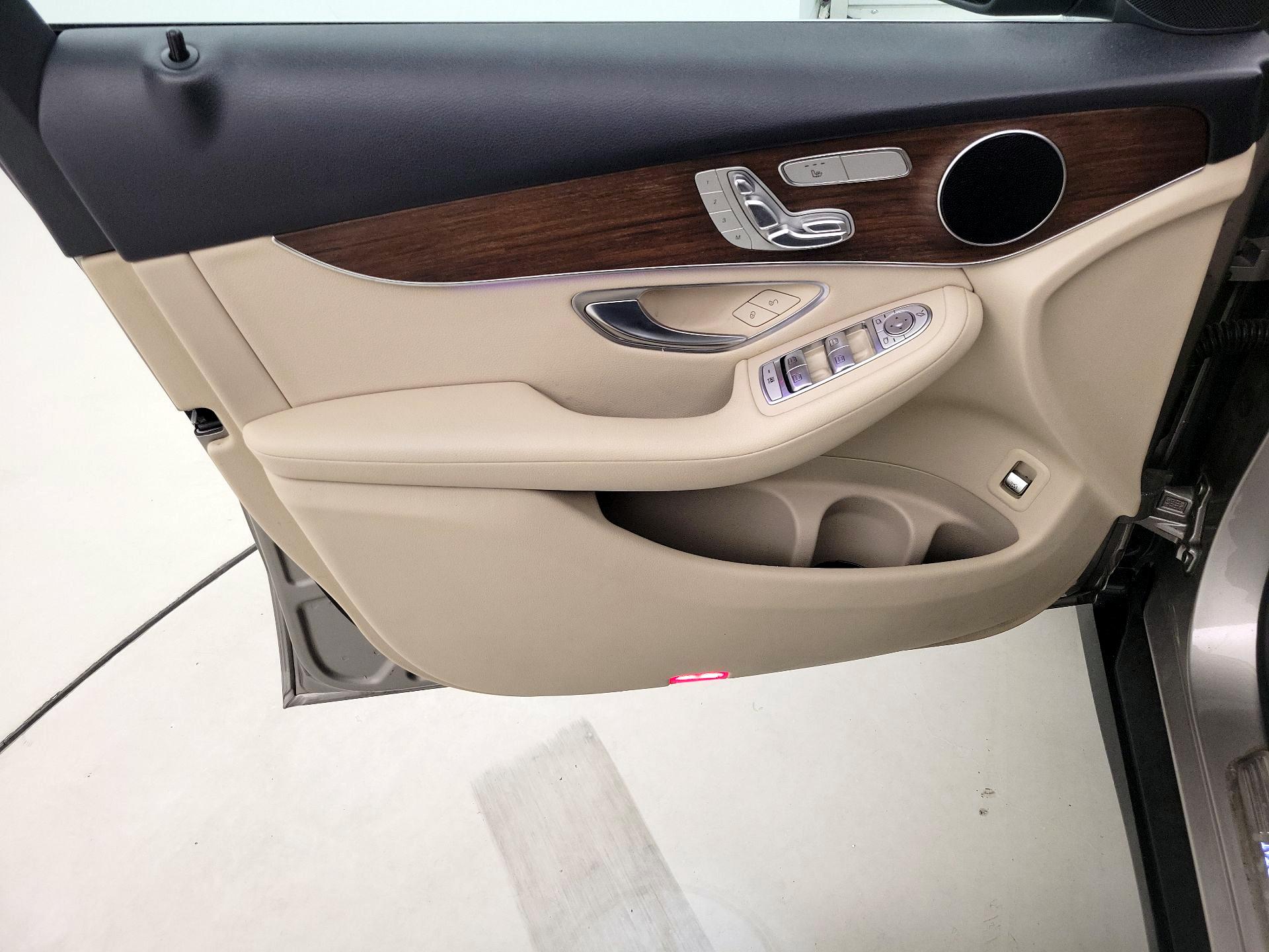 Thumbnail: 2020 Mercedes-Benz GLC - 12