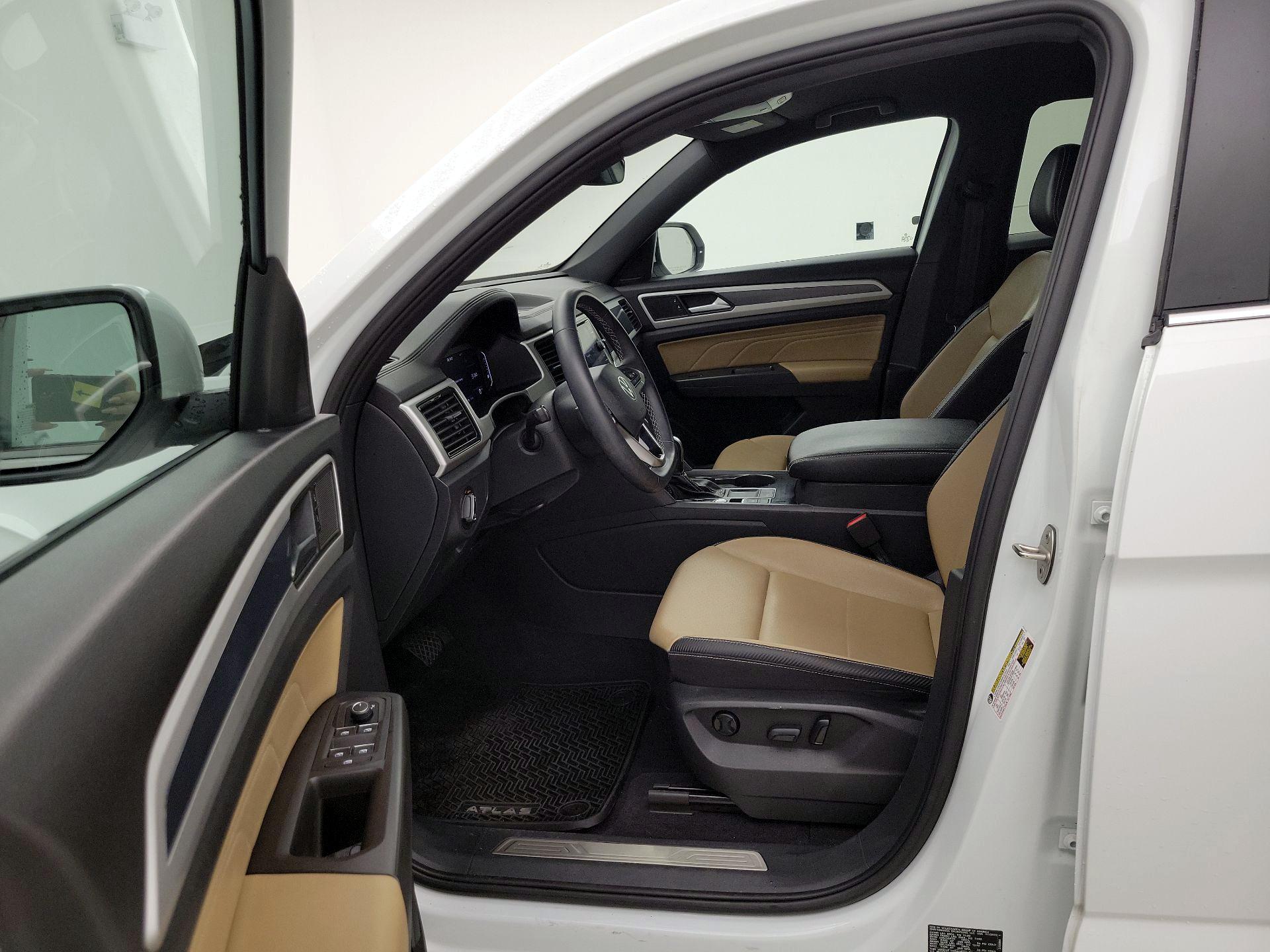 Thumbnail: 2023 Volkswagen Atlas - 11