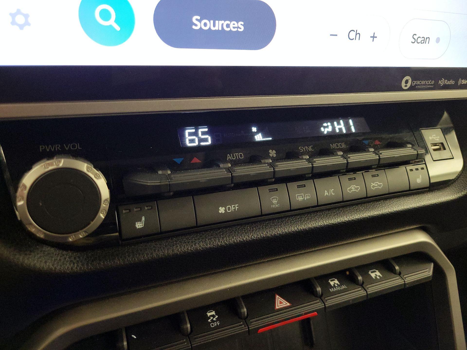 Thumbnail: 2022 Toyota Tundra - 16