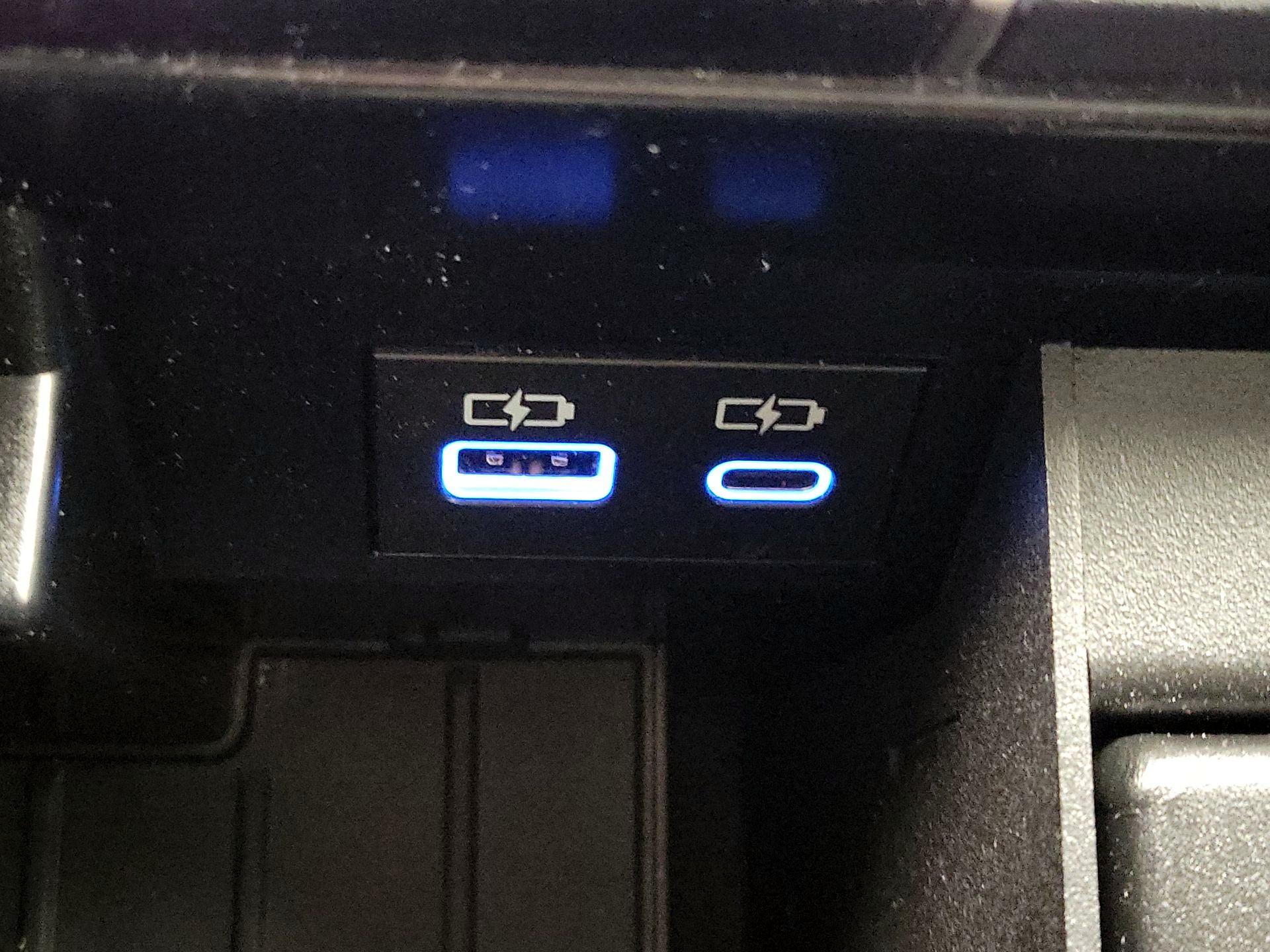 Thumbnail: 2022 Toyota Tundra - 18