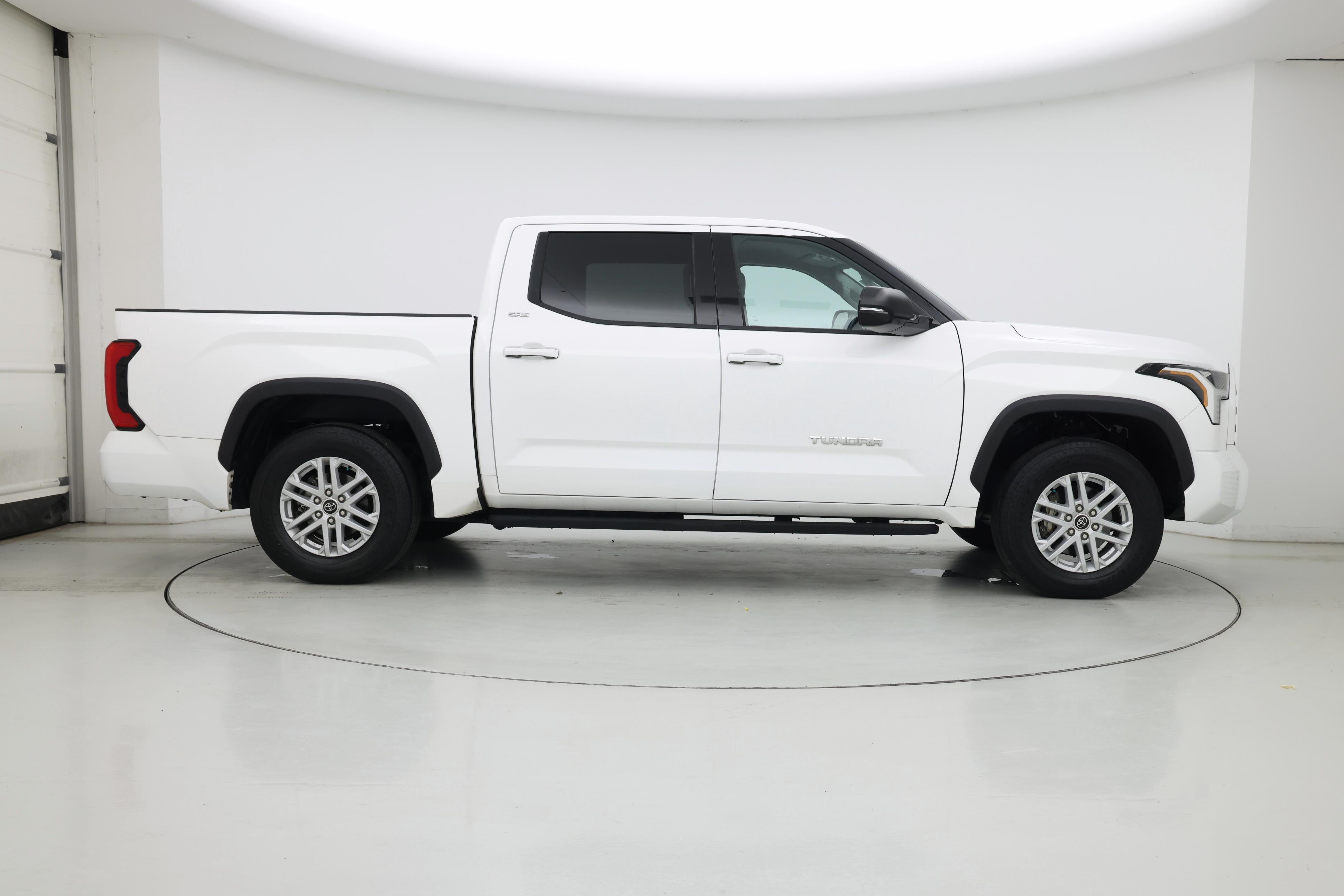 Thumbnail: 2022 Toyota Tundra - 7