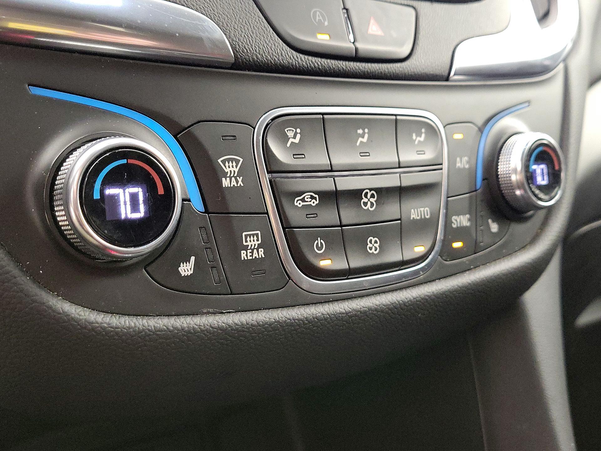 Thumbnail: 2022 Chevrolet Equinox - 17