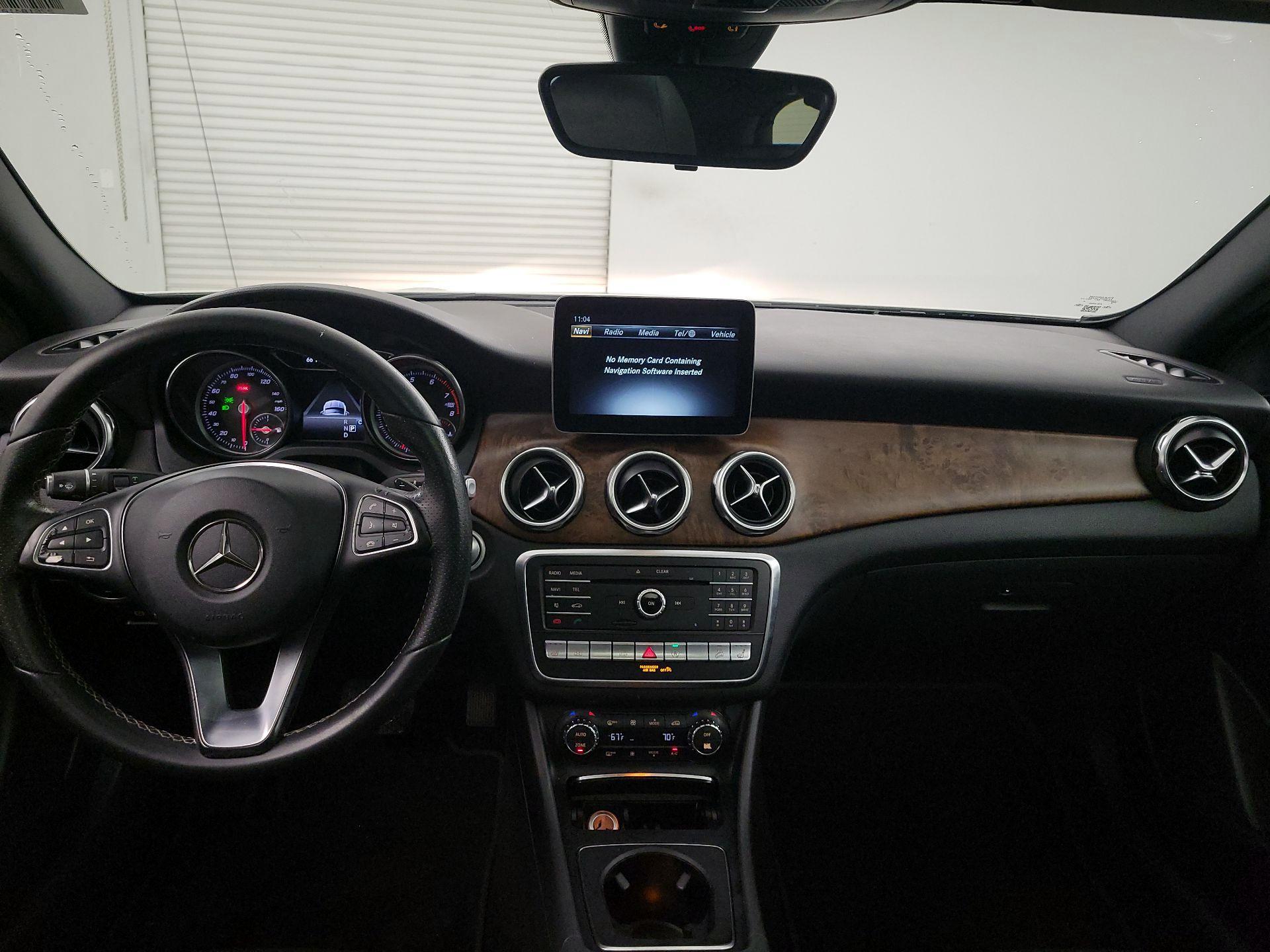 Thumbnail: 2018 Mercedes-Benz GLA - 9