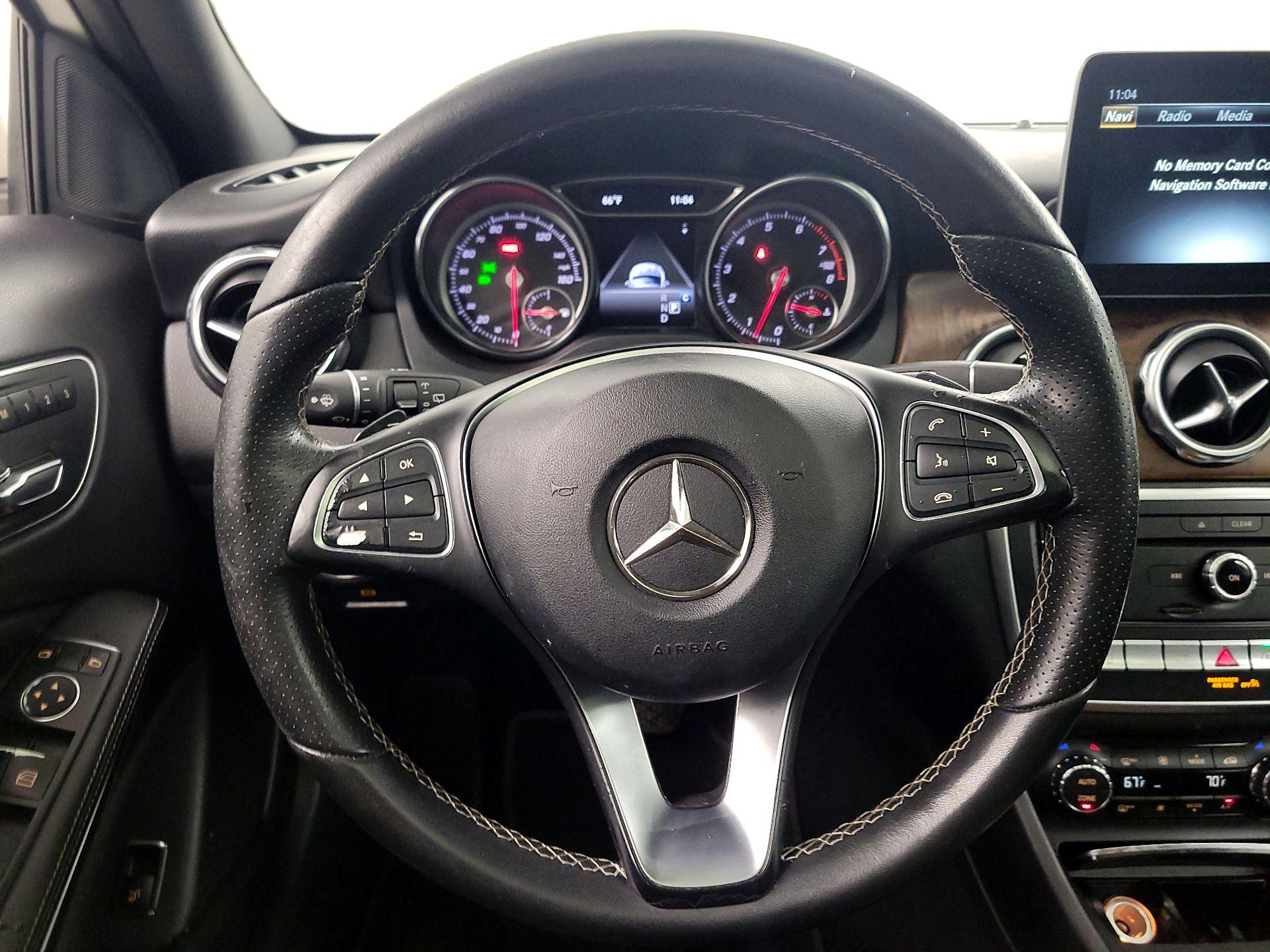 Thumbnail: 2018 Mercedes-Benz GLA - 10