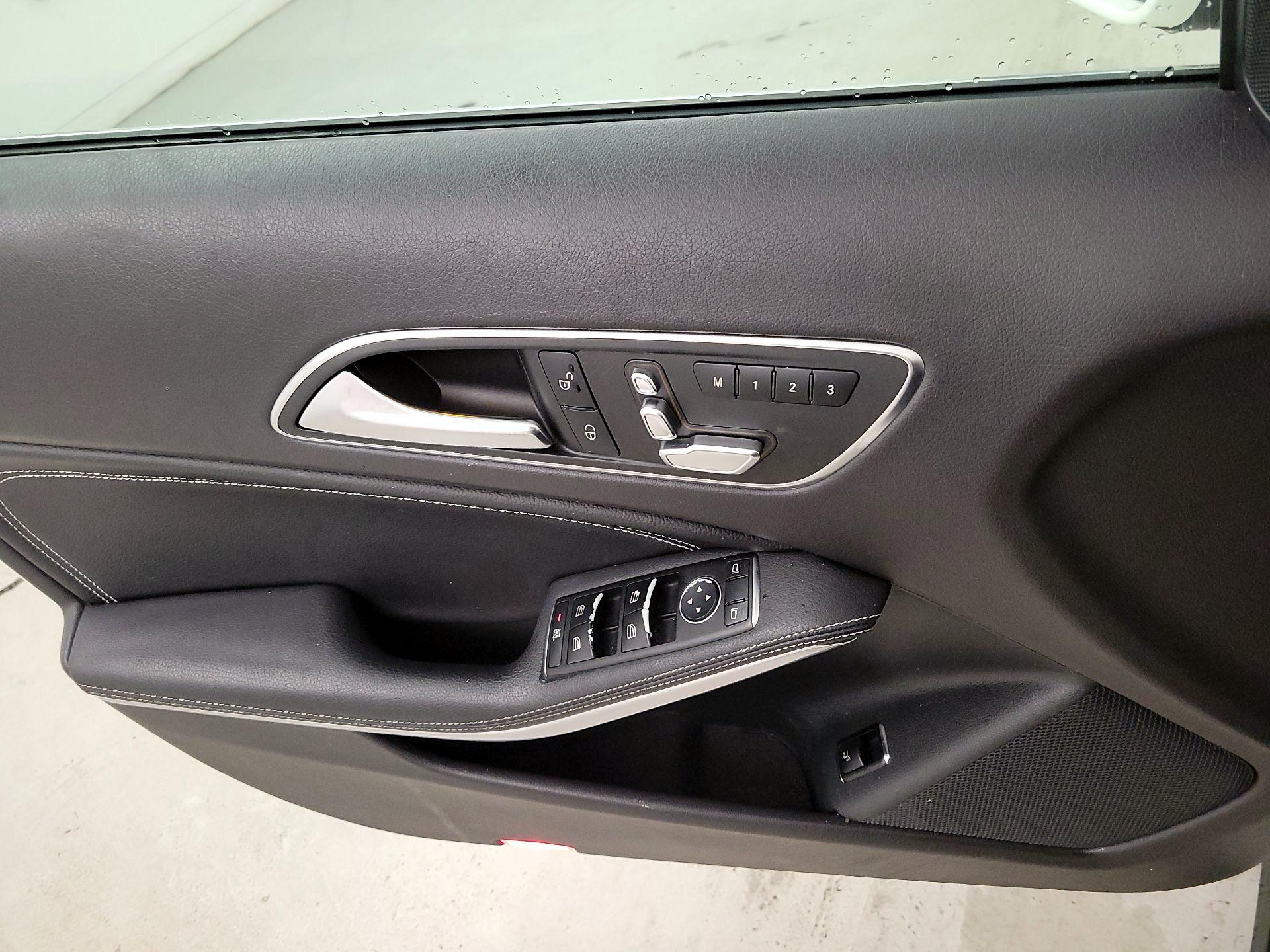 Thumbnail: 2018 Mercedes-Benz GLA - 12