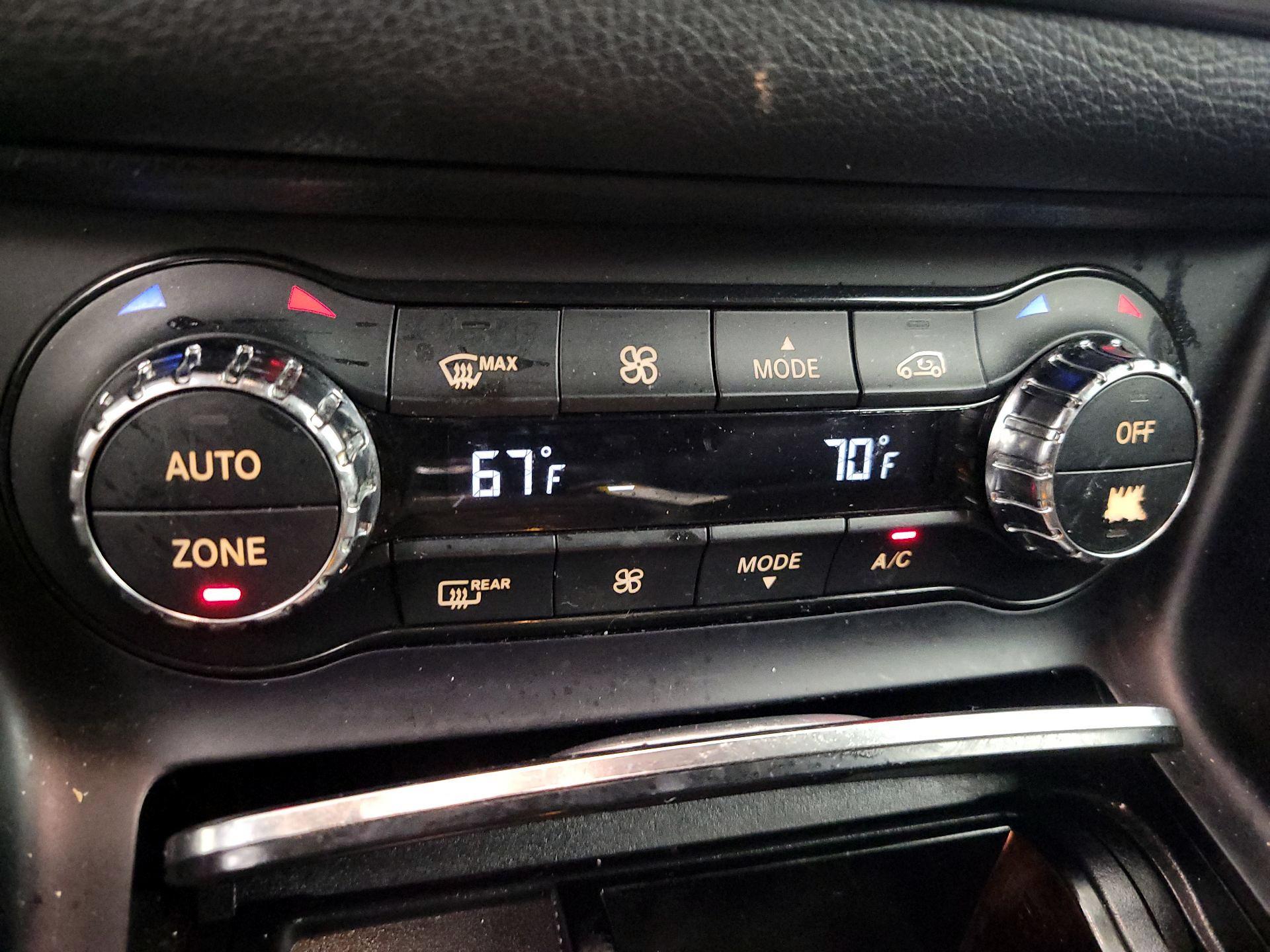 Thumbnail: 2018 Mercedes-Benz GLA - 16