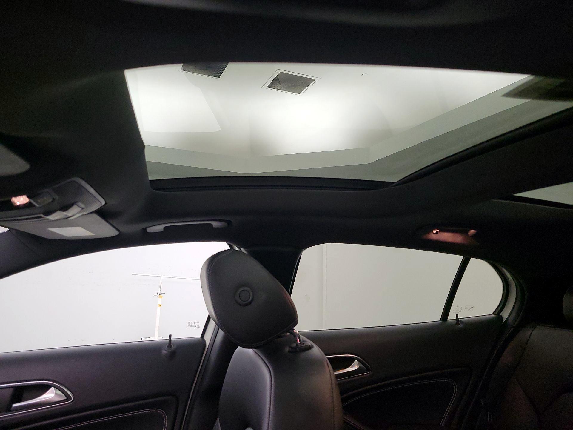 Thumbnail: 2018 Mercedes-Benz GLA - 19