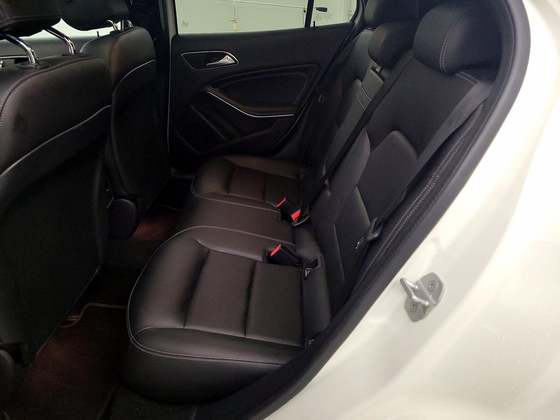 Thumbnail: 2018 Mercedes-Benz GLA - 20