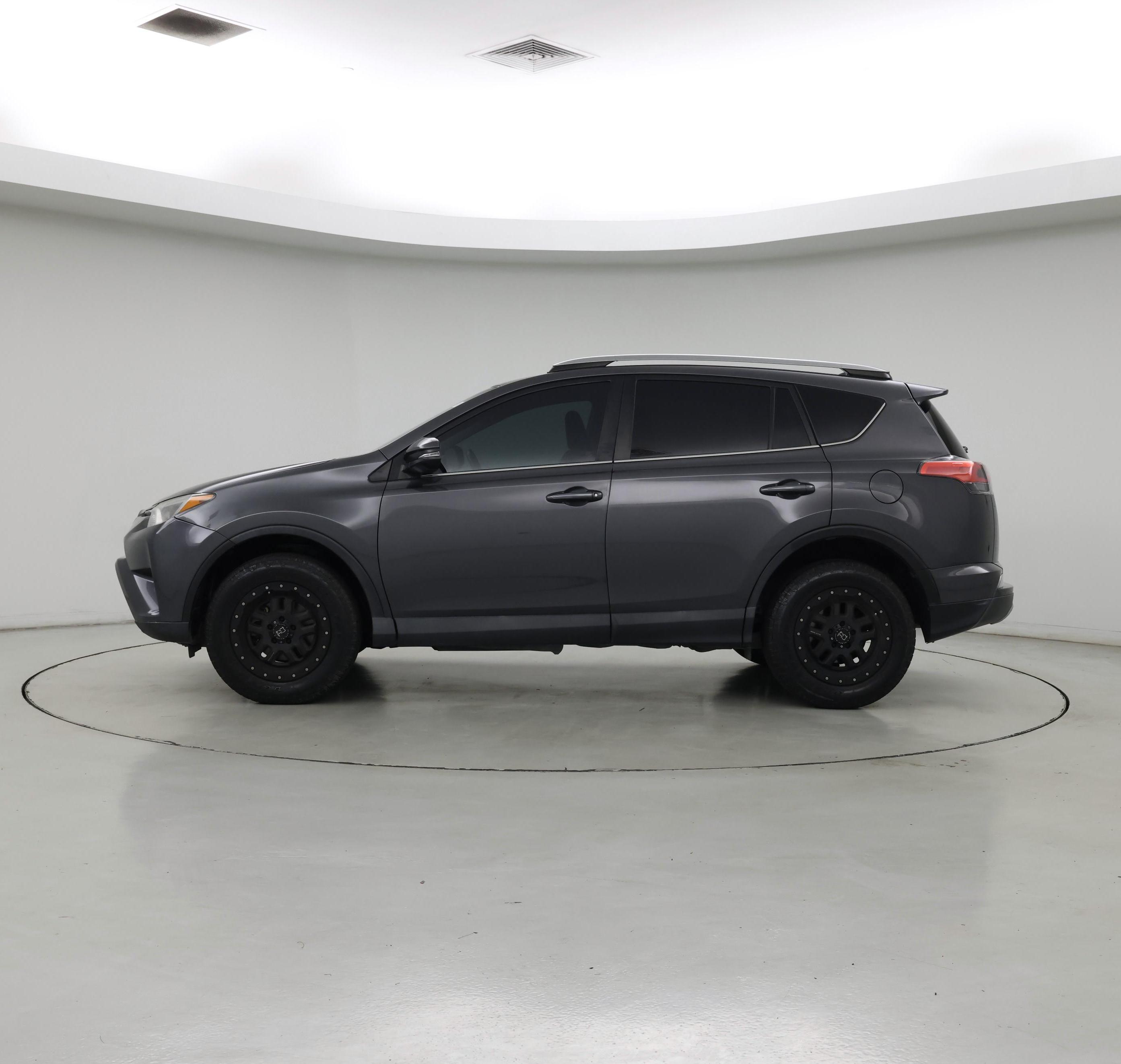 Thumbnail: 2018 Toyota RAV4 - 3