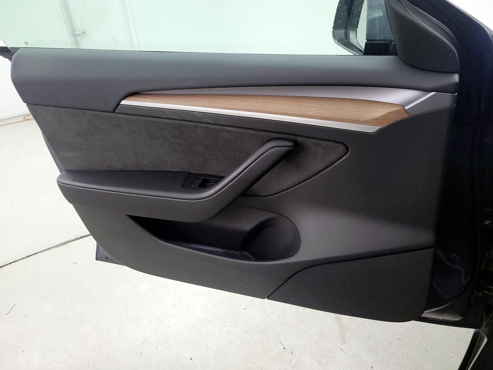 Thumbnail: 2023 Tesla Model 3 - 12