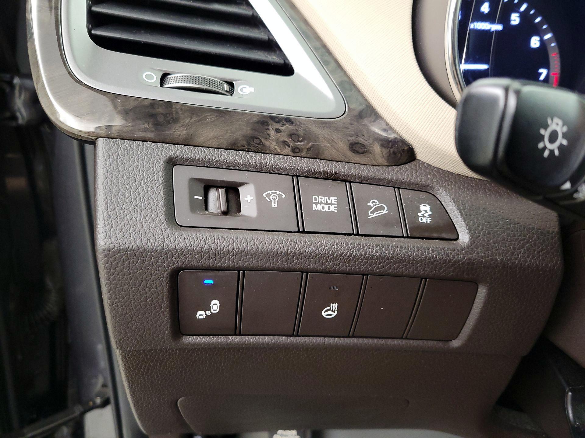 Thumbnail: 2017 Hyundai Santa Fe - 11