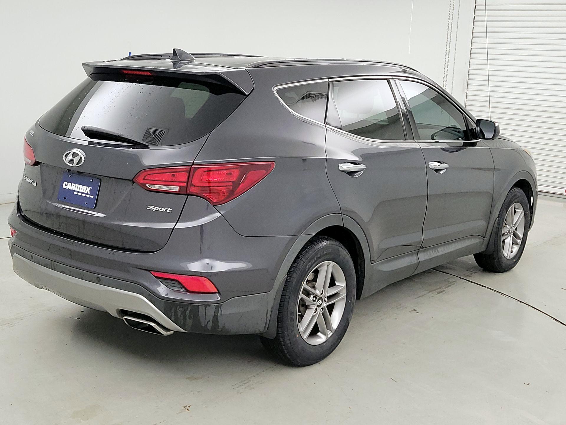 Thumbnail: 2017 Hyundai Santa Fe - 5