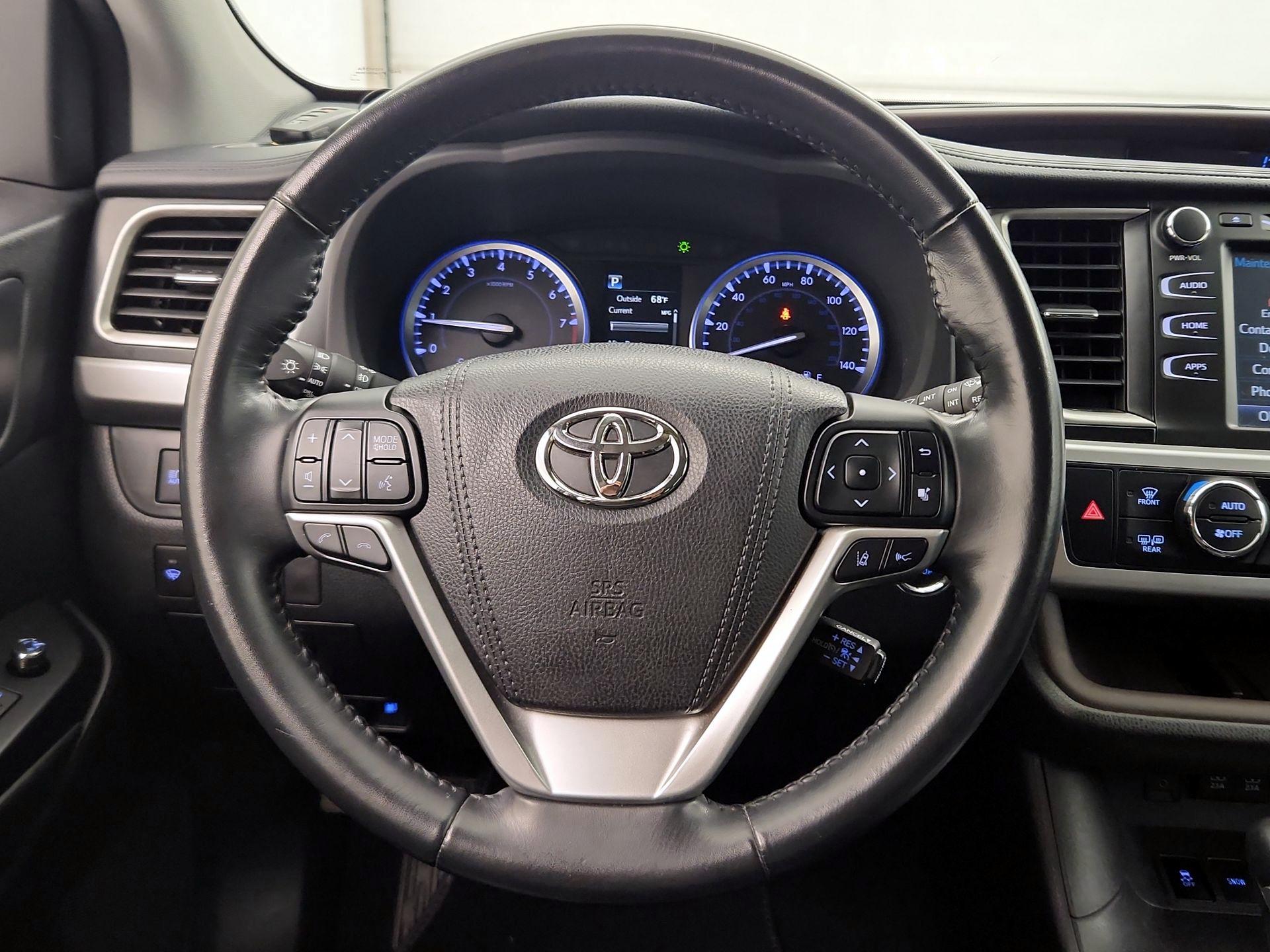 Thumbnail: 2018 Toyota Highlander - 10