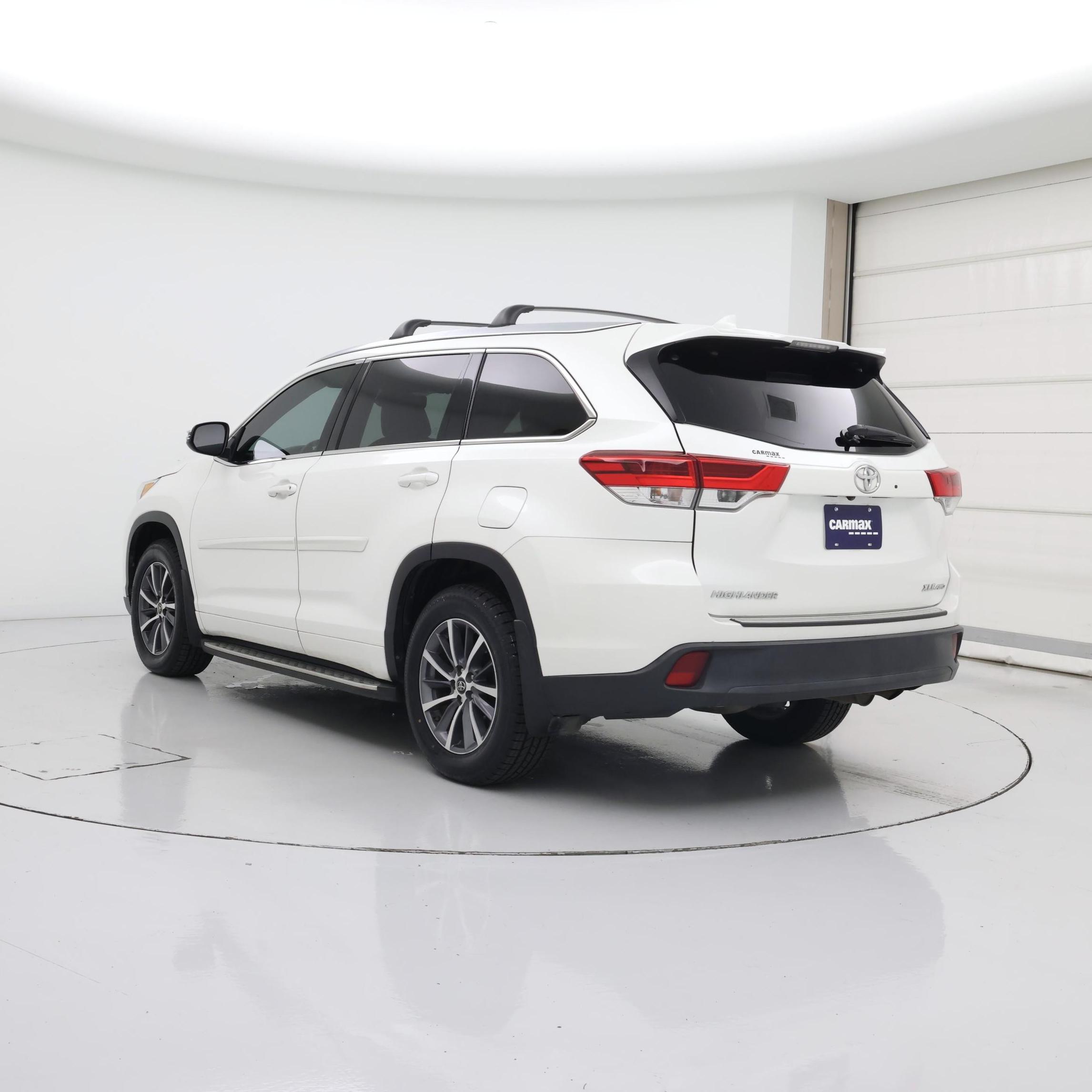 Thumbnail: 2018 Toyota Highlander - 2