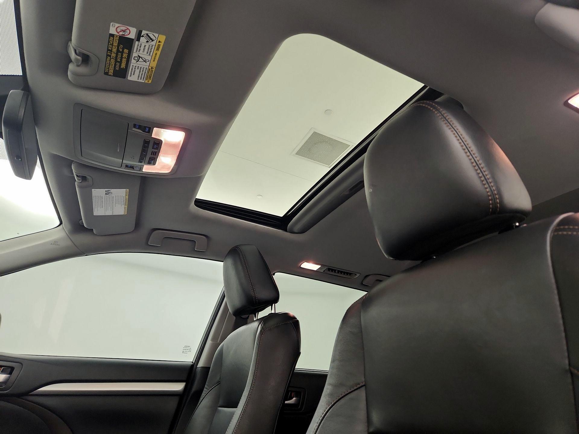 Thumbnail: 2018 Toyota Highlander - 19