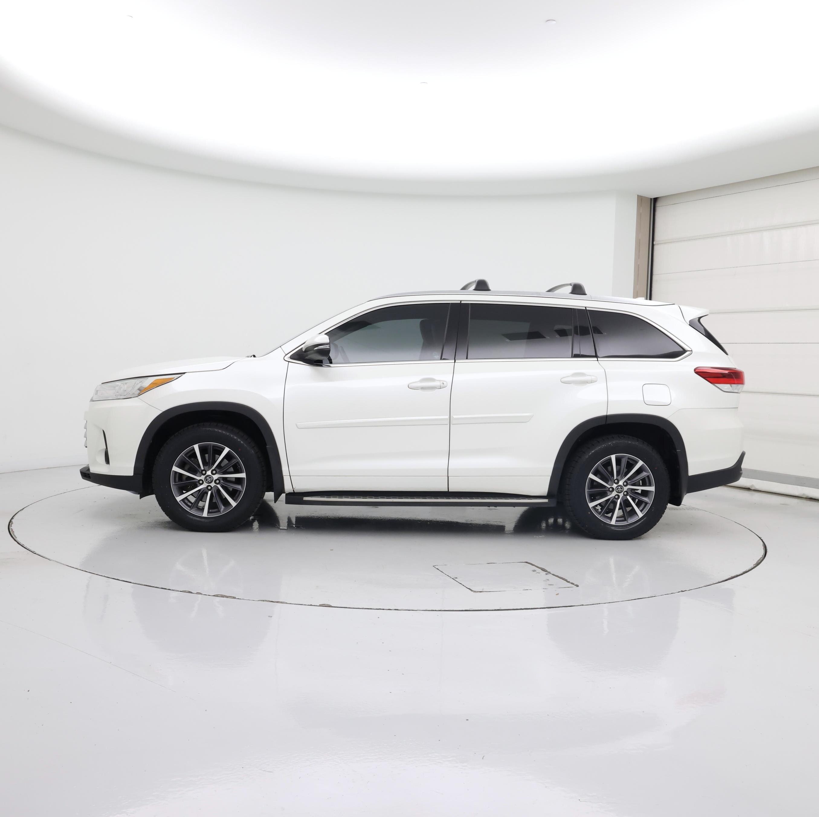 Thumbnail: 2018 Toyota Highlander - 3