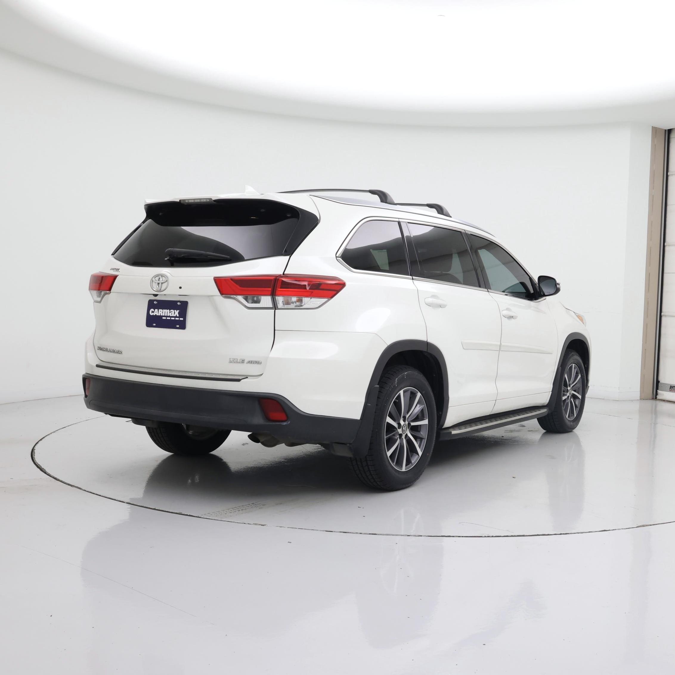 Thumbnail: 2018 Toyota Highlander - 8