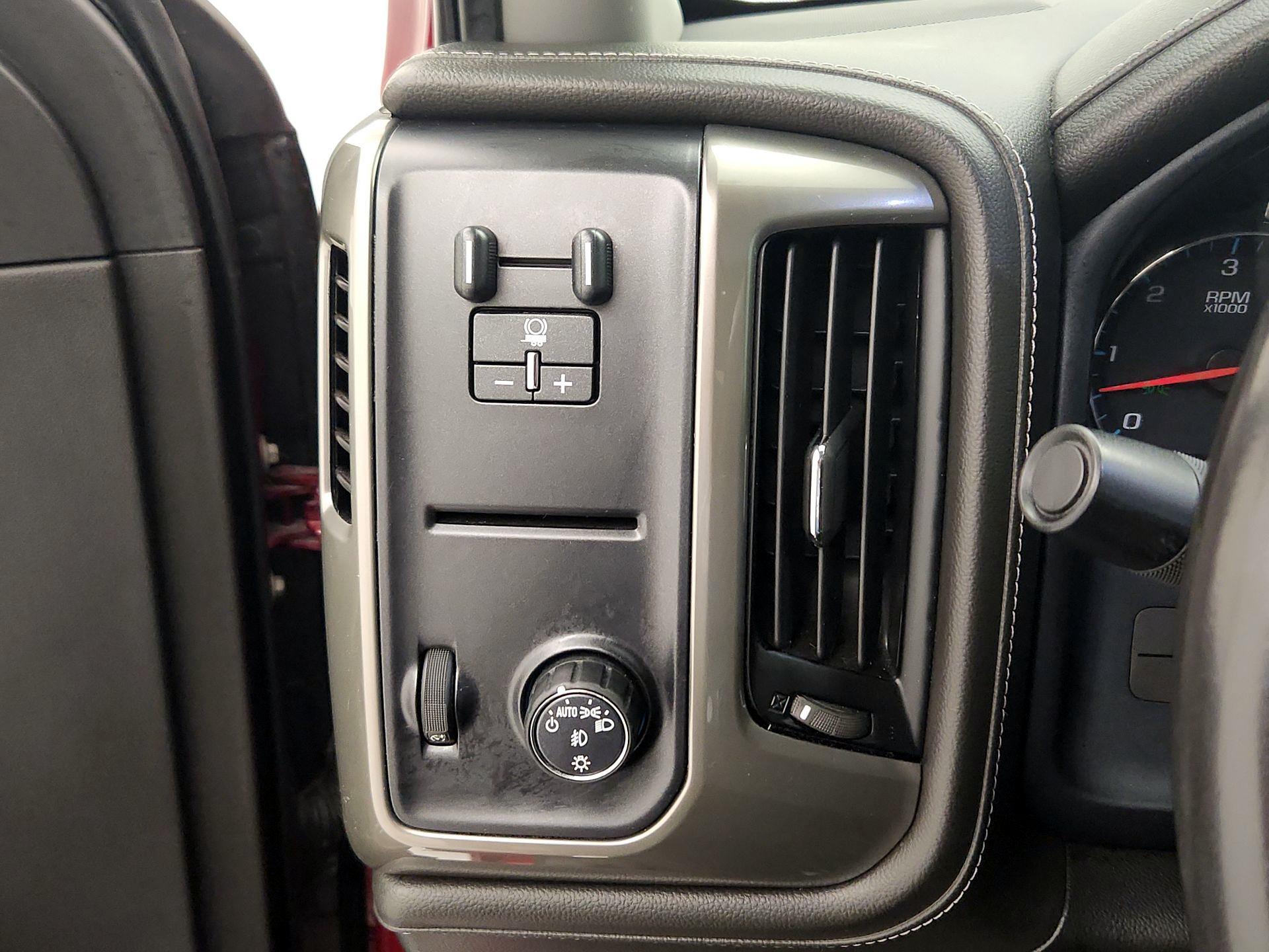 Thumbnail: 2018 Chevrolet Silverado 1500 - 13