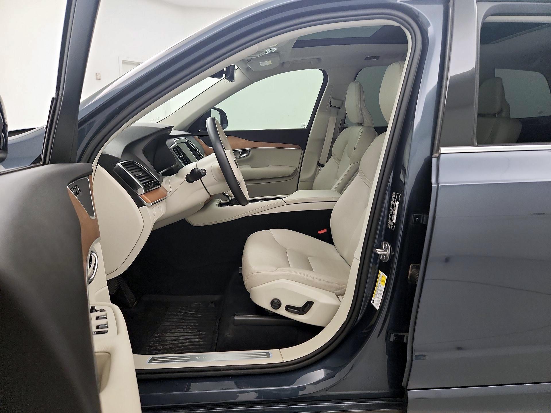 Thumbnail: 2022 Volvo XC90 - 11