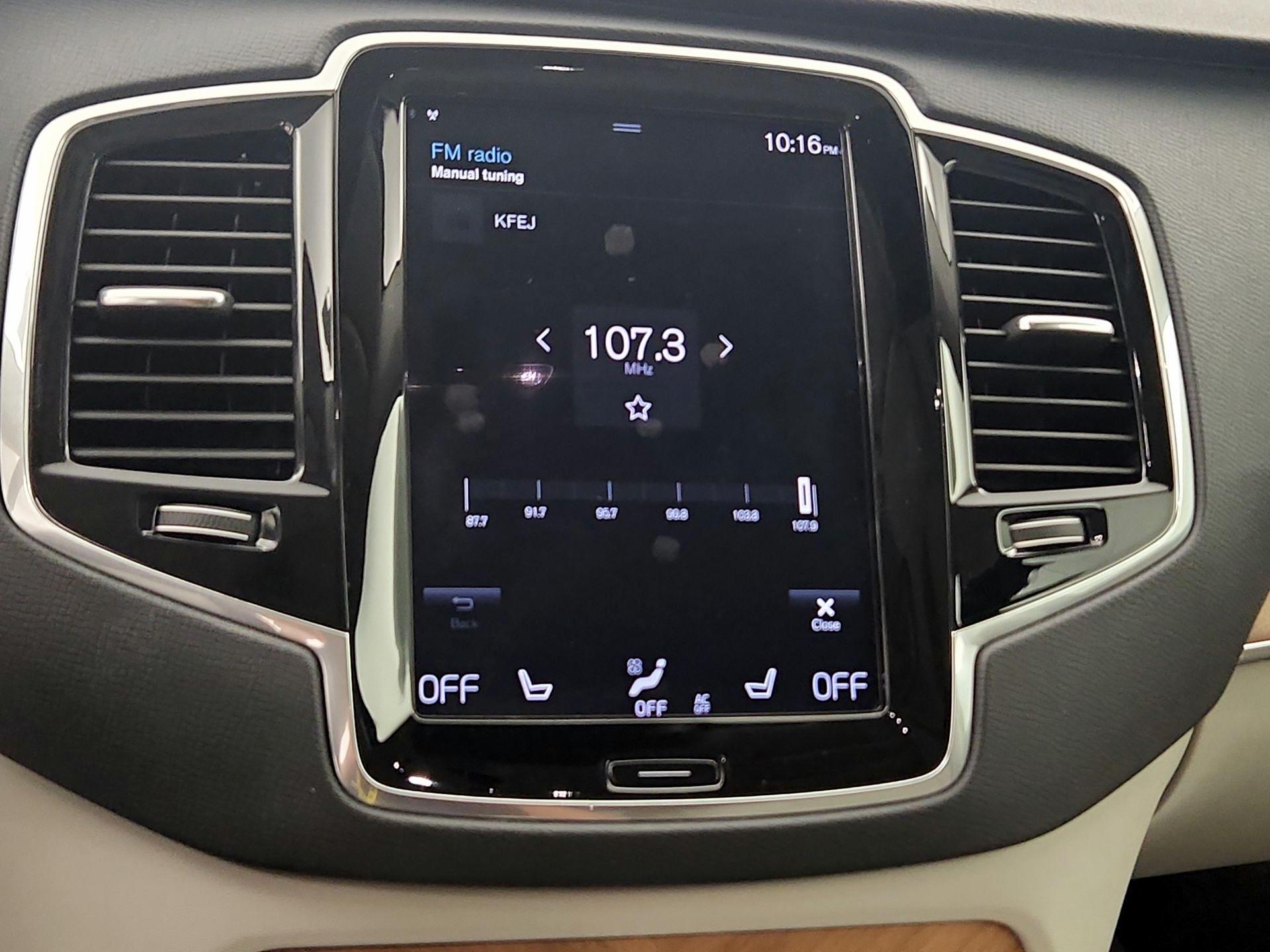 Thumbnail: 2022 Volvo XC90 - 16