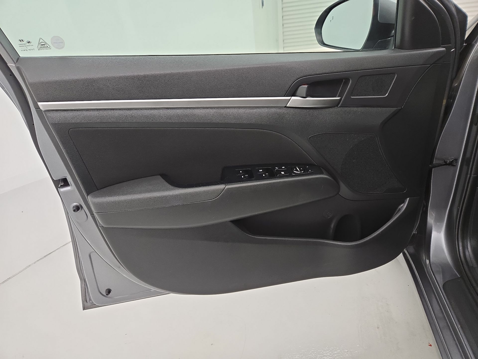 Thumbnail: 2019 Hyundai Elantra - 12