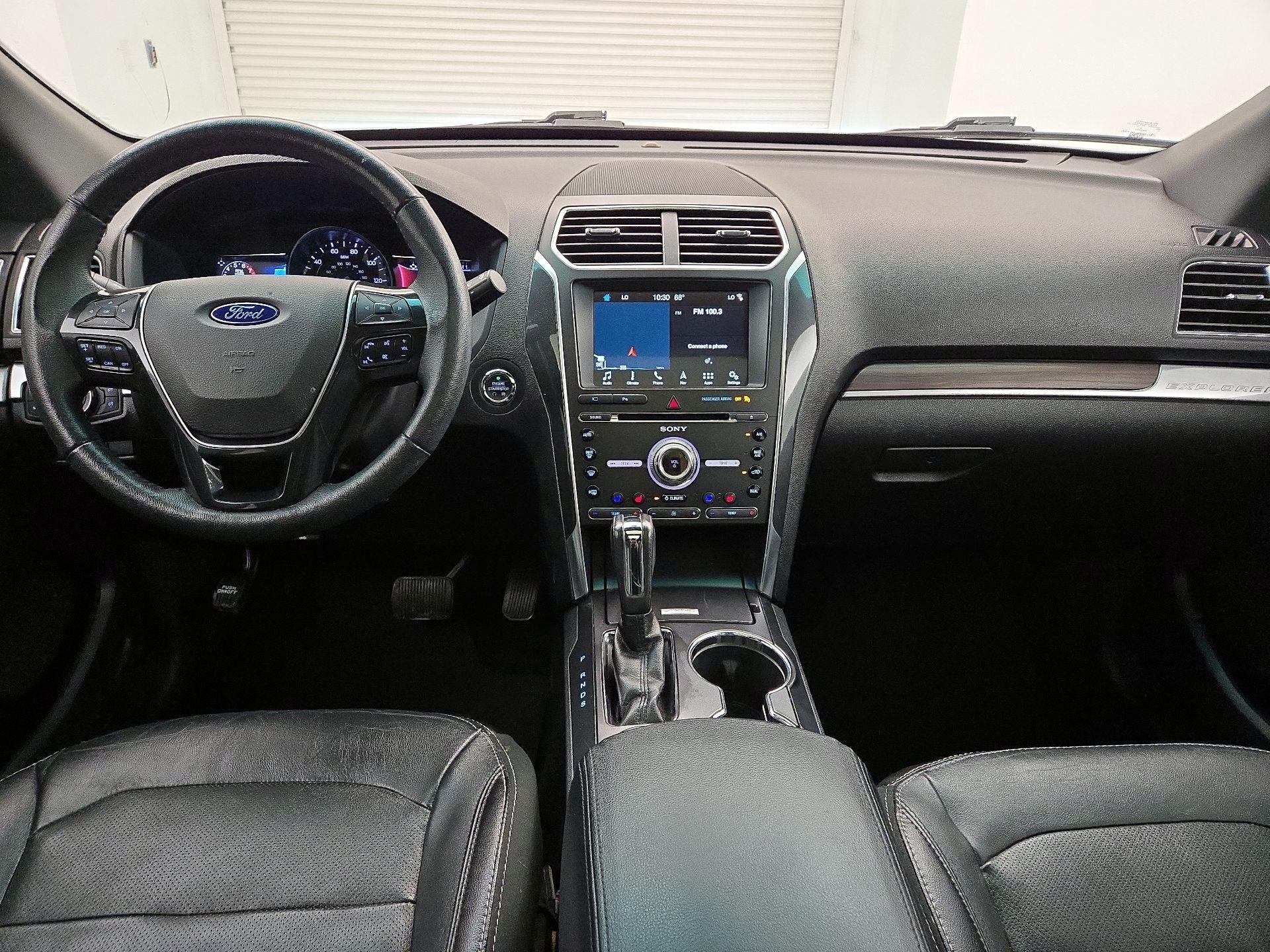 Thumbnail: 2017 Ford Explorer - 9