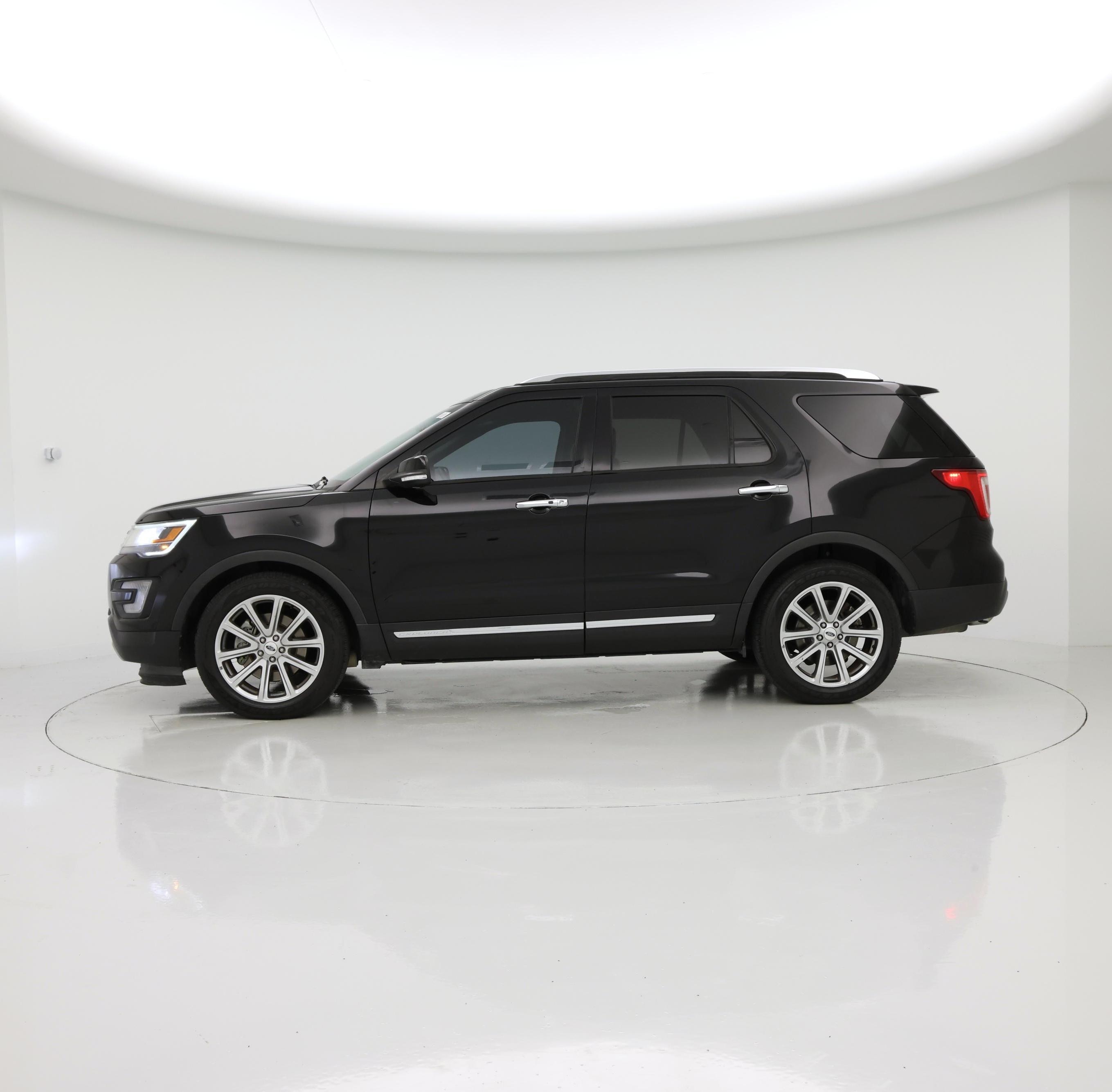 Thumbnail: 2017 Ford Explorer - 3