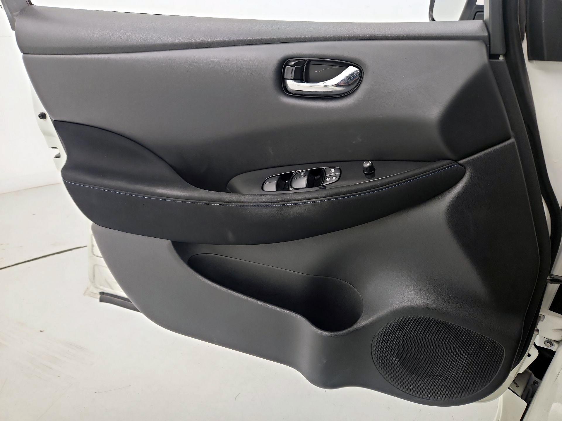 Thumbnail: 2019 Nissan Leaf - 12